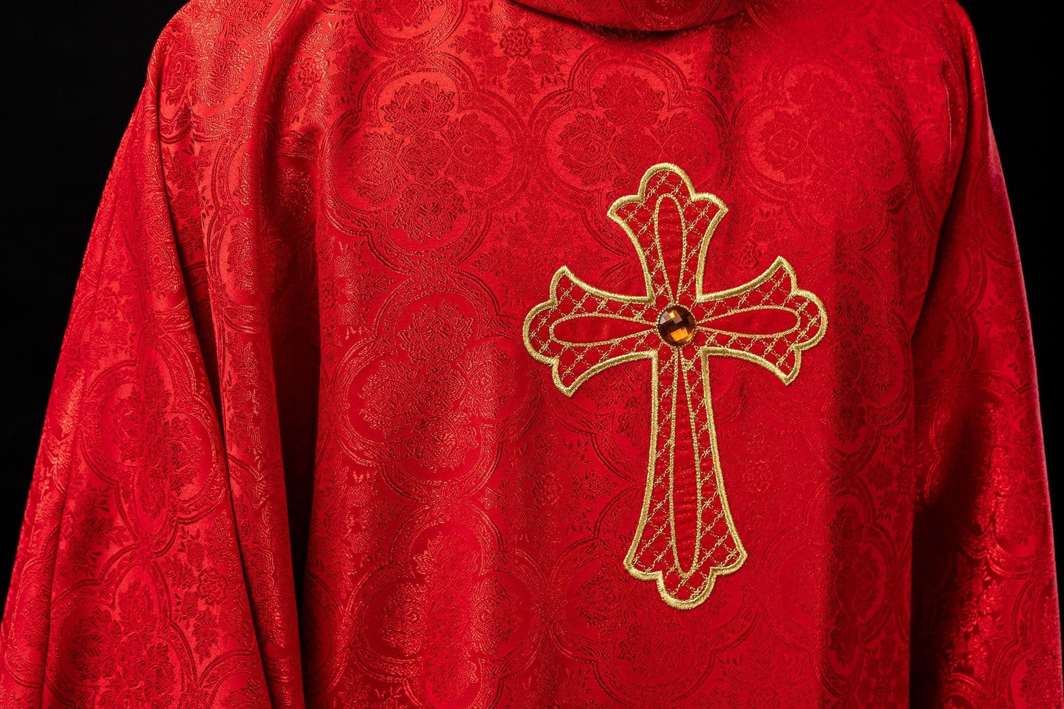 Vorbereitung auf das Sakrament der Firmung – ein Leitfaden für Priester - MESSGEWANDER.DE