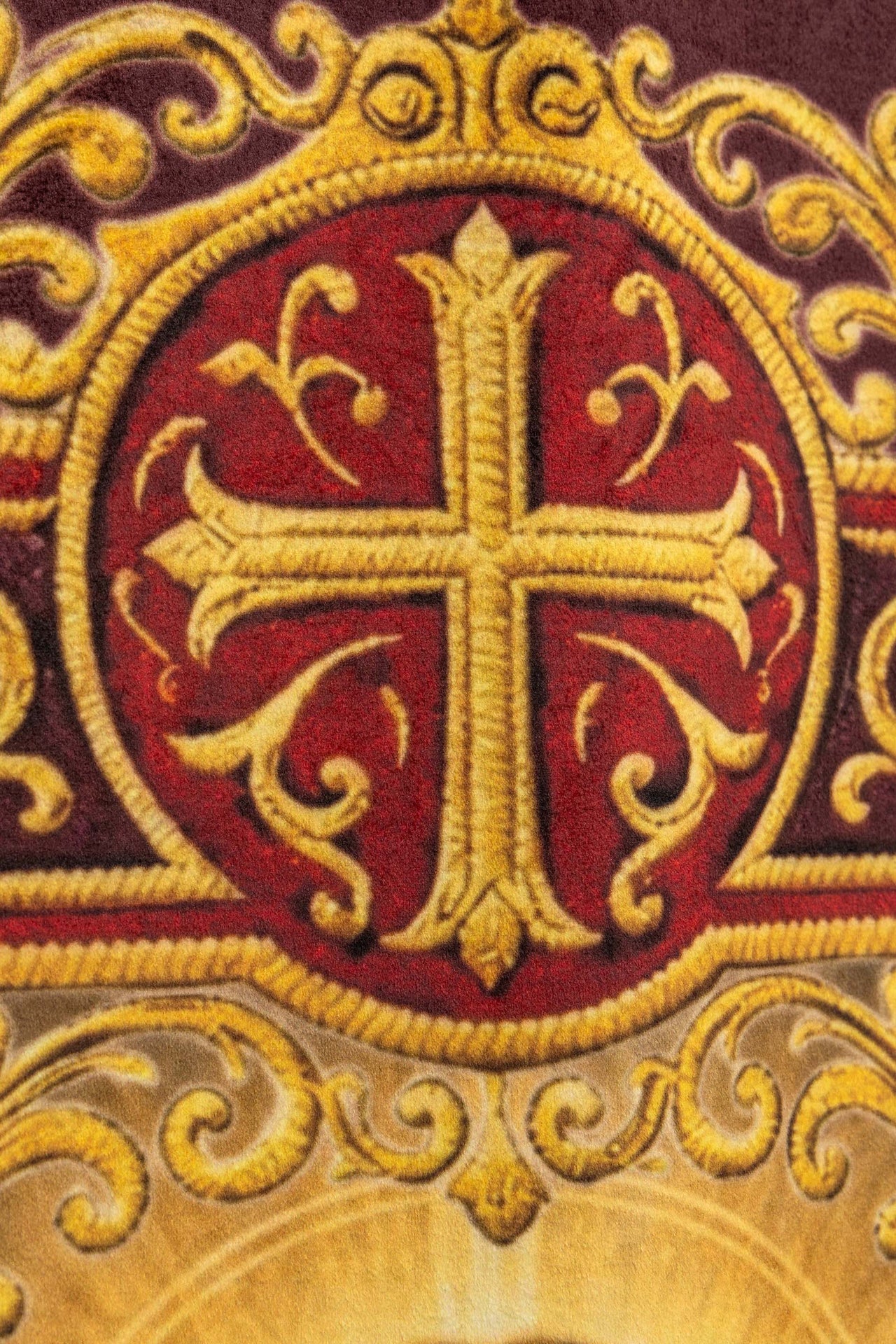 Doppelseitig bedruckte liturgische Fahne mit dem Heiligsten Herzen Jesu und dem IHS-Kelch