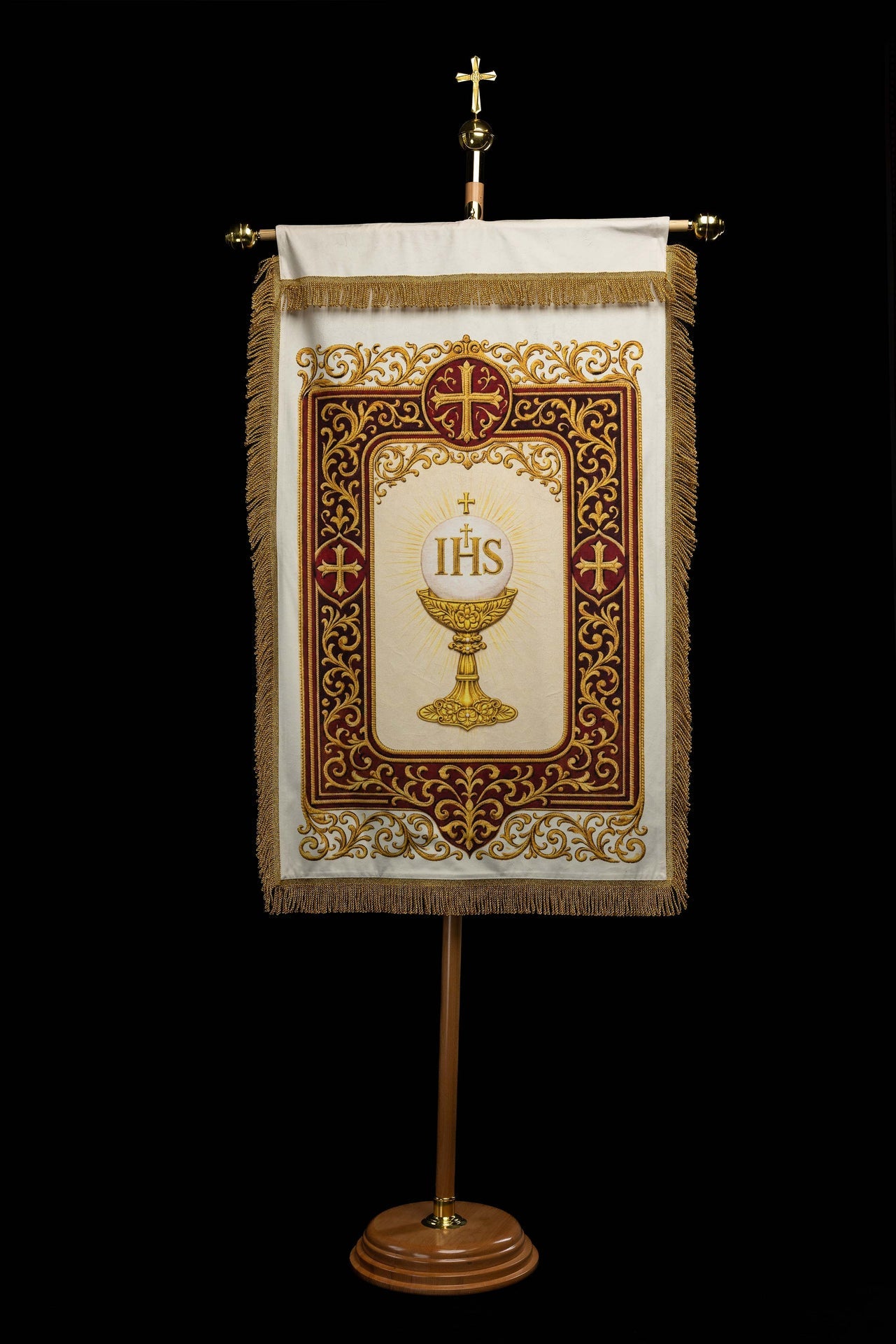 Doppelseitig bedruckte liturgische Fahne mit dem Heiligsten Herzen Jesu und dem IHS-Kelch