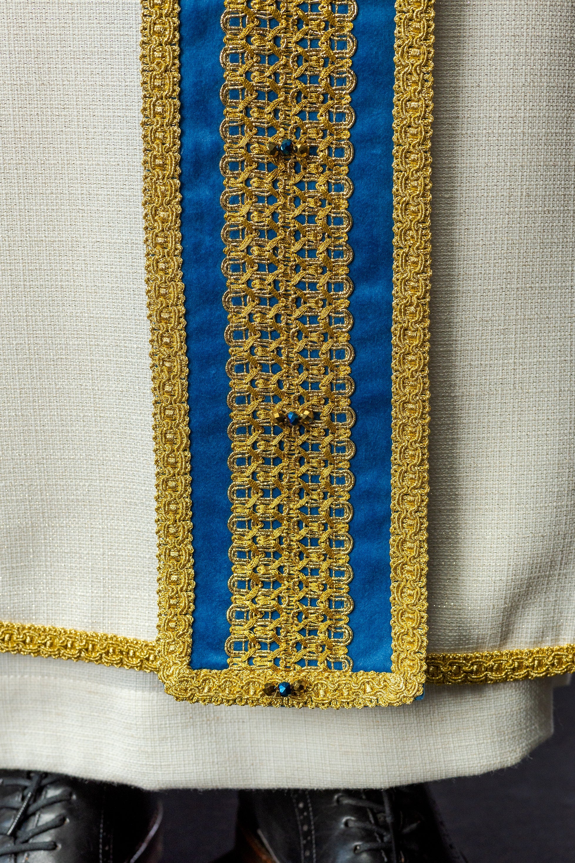 Ręcznie wykonany ornat z naturalnymi kamieniami Handmade 7001 - ORNATY.PL