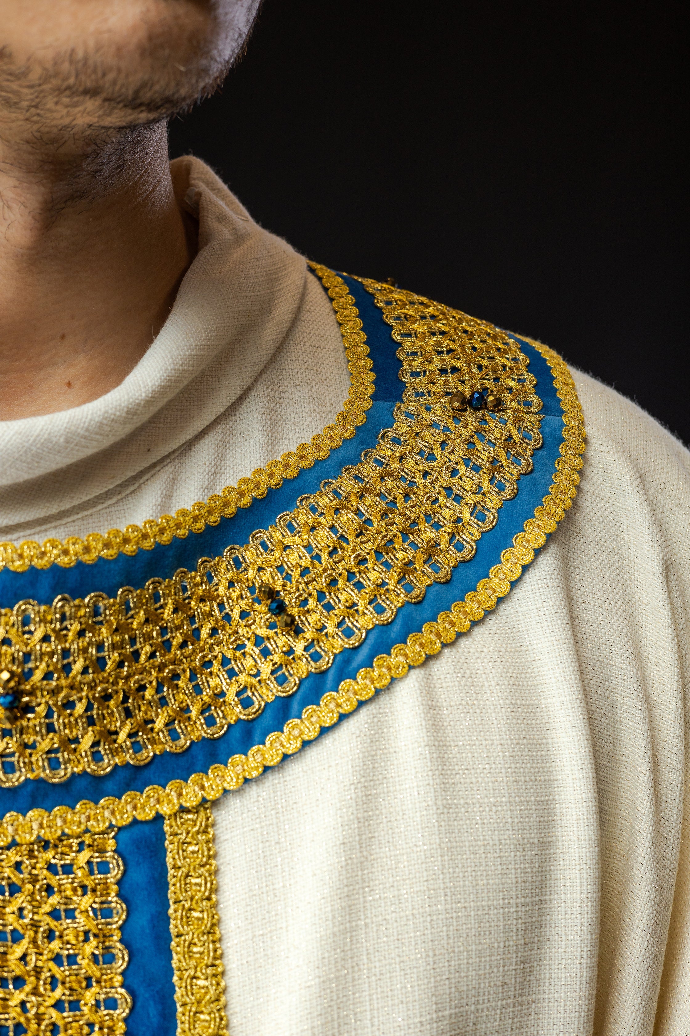 Ręcznie wykonany ornat z naturalnymi kamieniami Handmade 7001 - ORNATY.PL