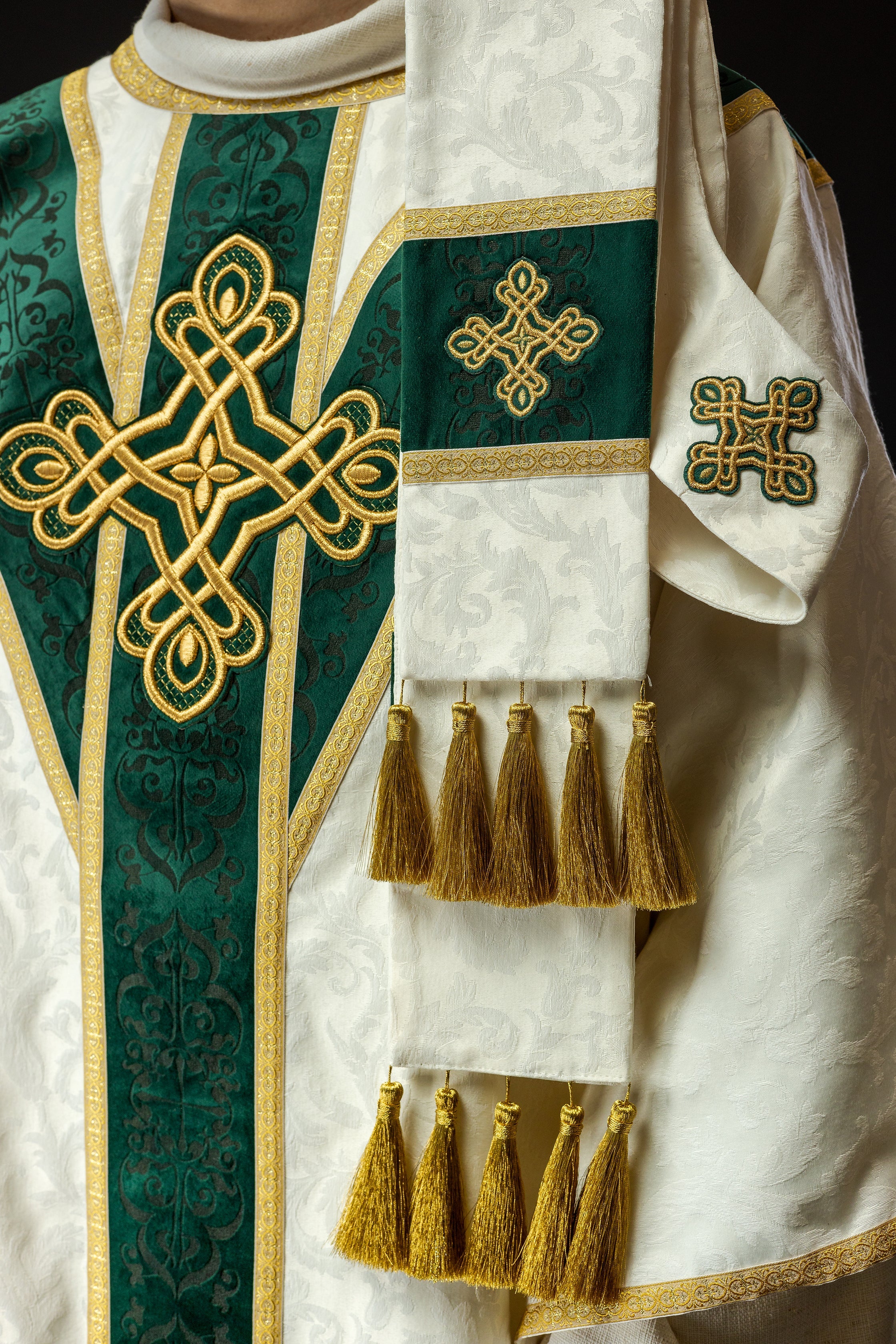Ręcznie wykonany ornat z aksamitnym pasem Handmade 7007 - ORNATY.PL