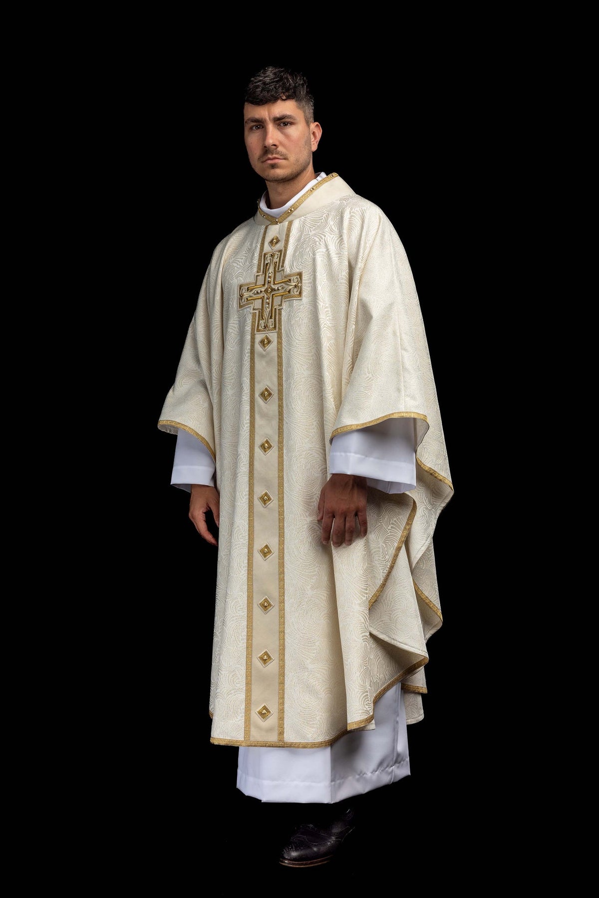 Handgefertigtes Messgewand mit Kreuzstickerei und Priesterstola 7012