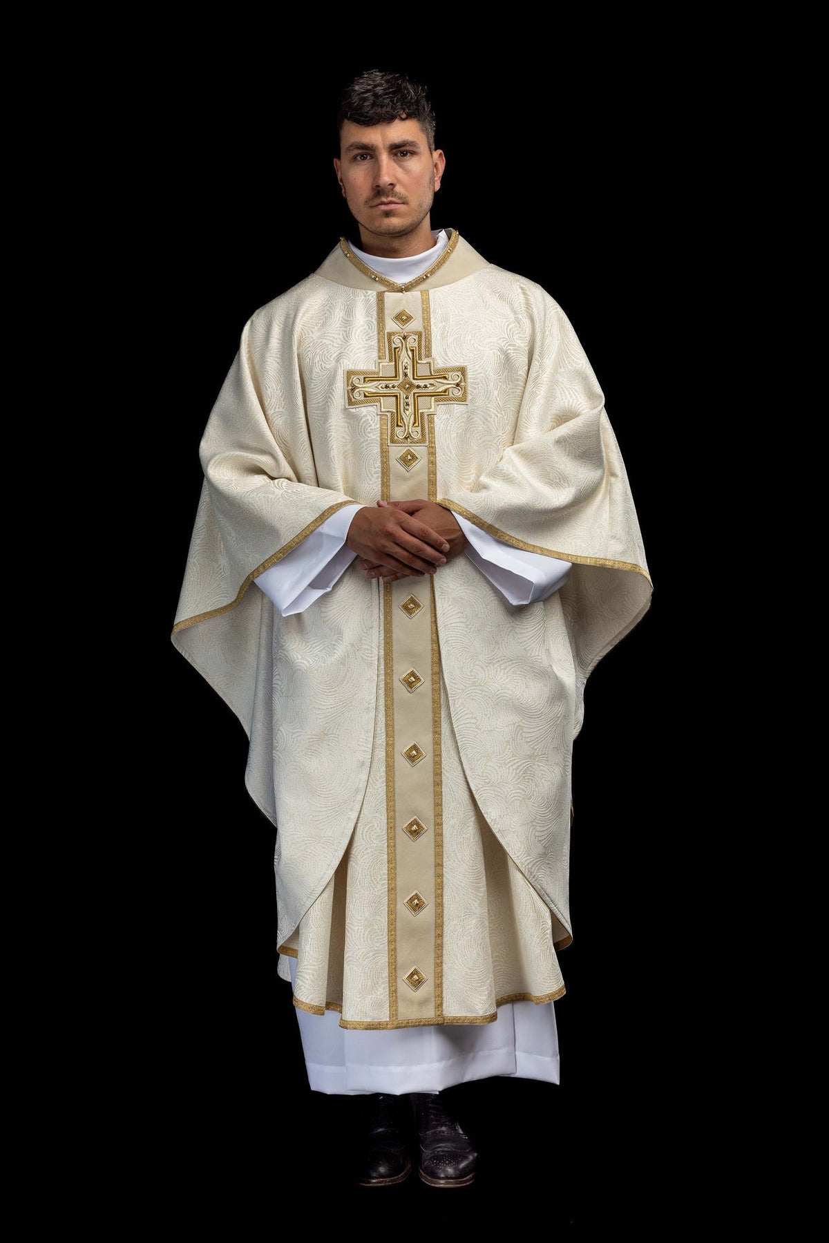 Handgefertigtes Messgewand mit Kreuzstickerei und Priesterstola 7012