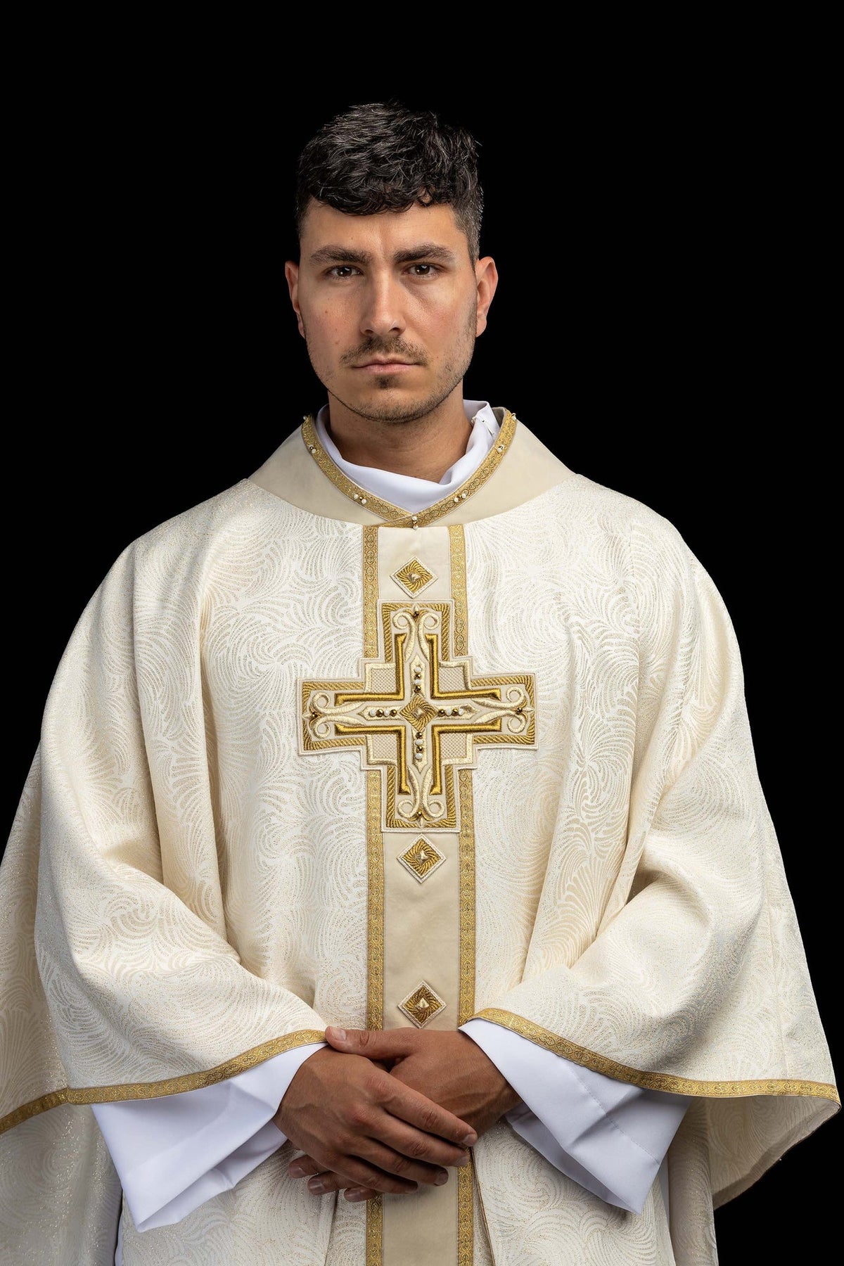 Handgefertigtes Messgewand mit Kreuzstickerei und Priesterstola 7012