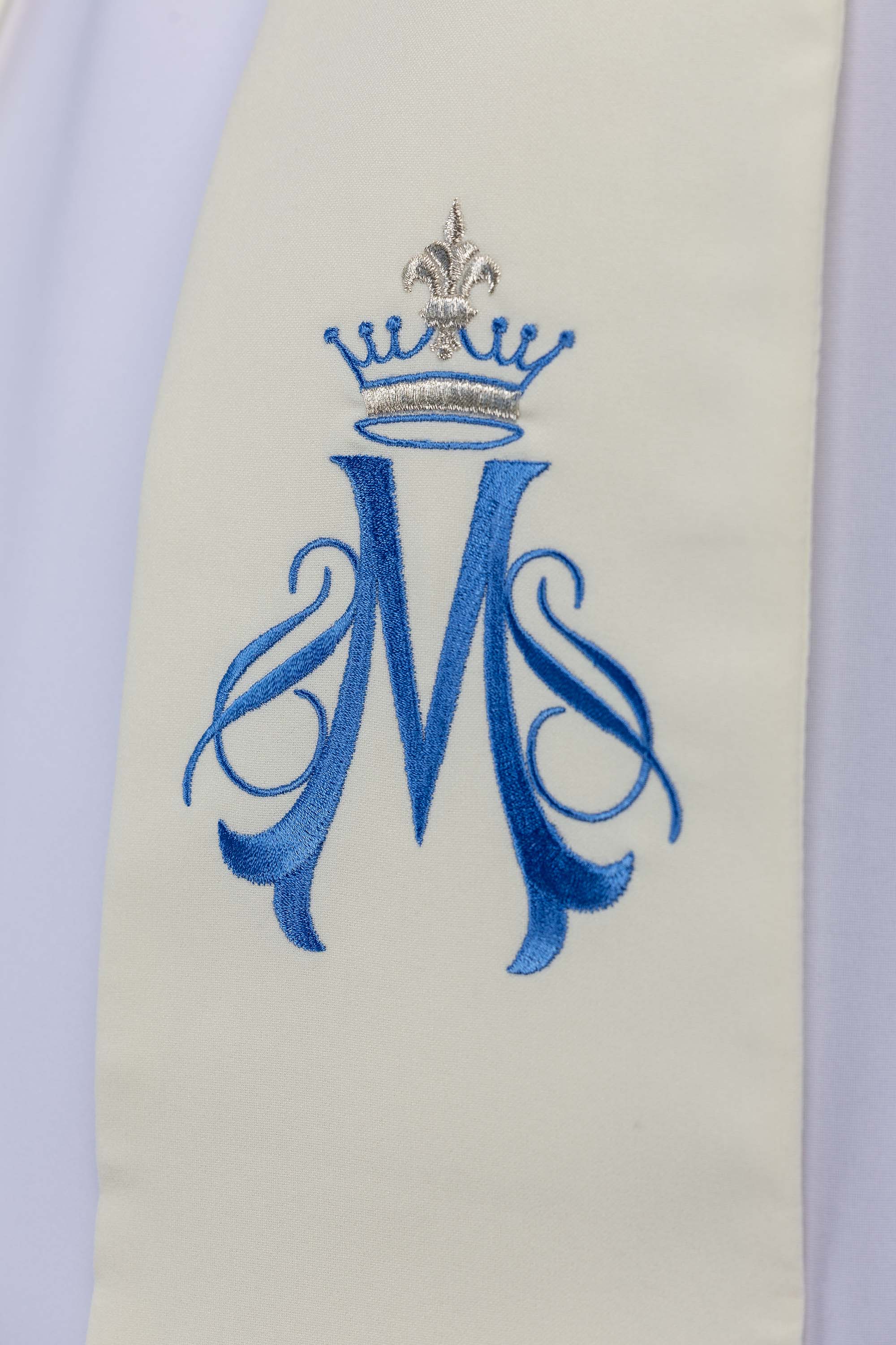 Bestickte marianische Stola ecru