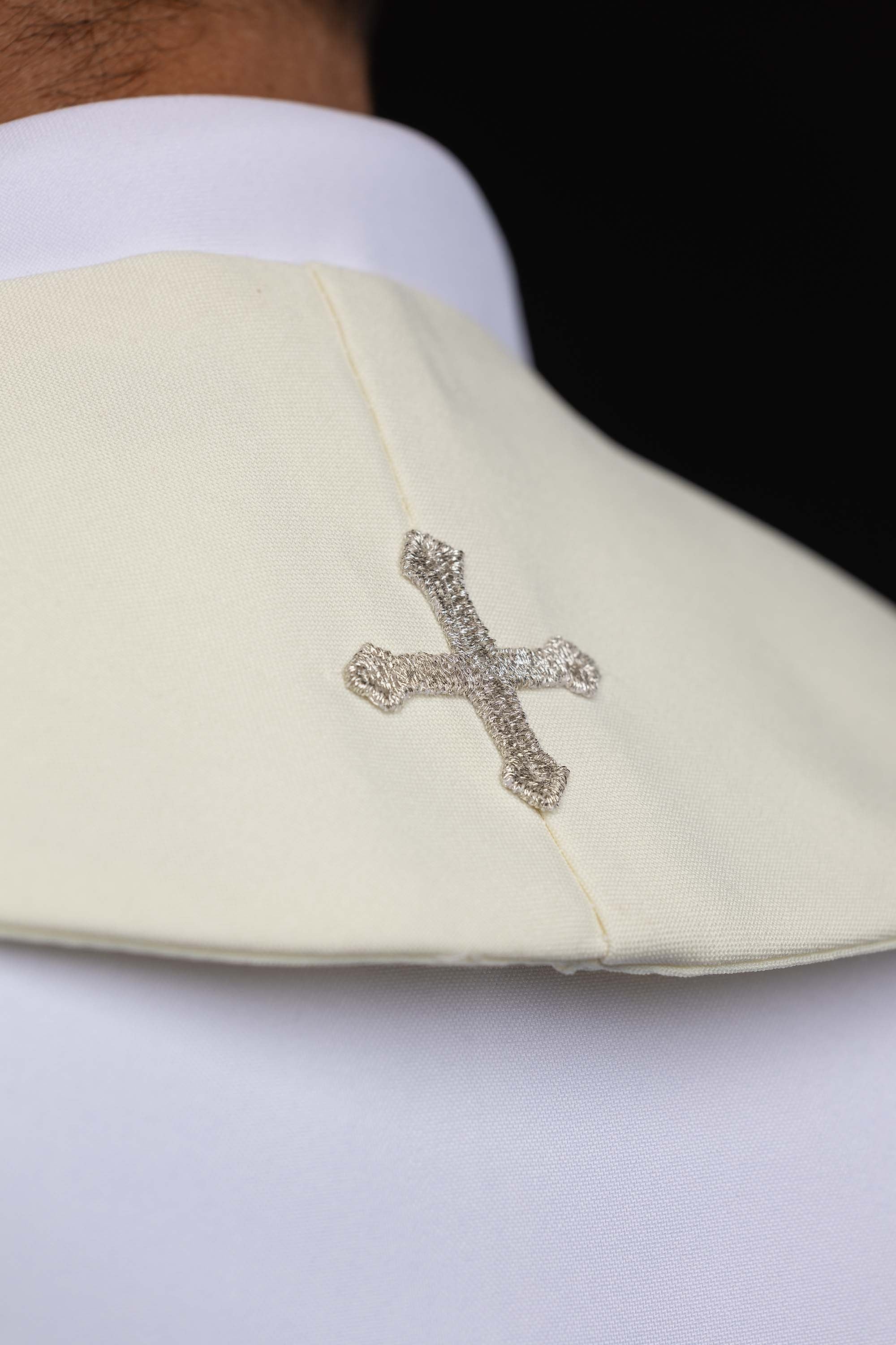Bestickte marianische Stola ecru