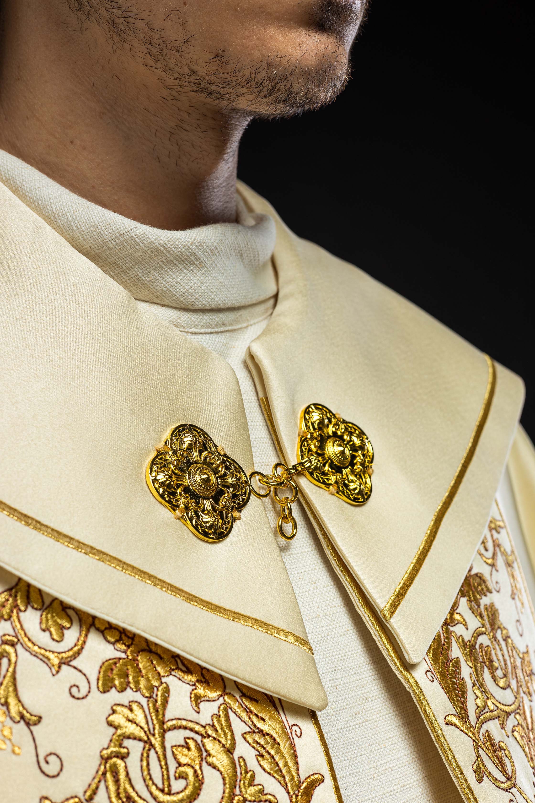 Kapa liturgiczna haftowana Kielich ecru - ORNATY.PL
