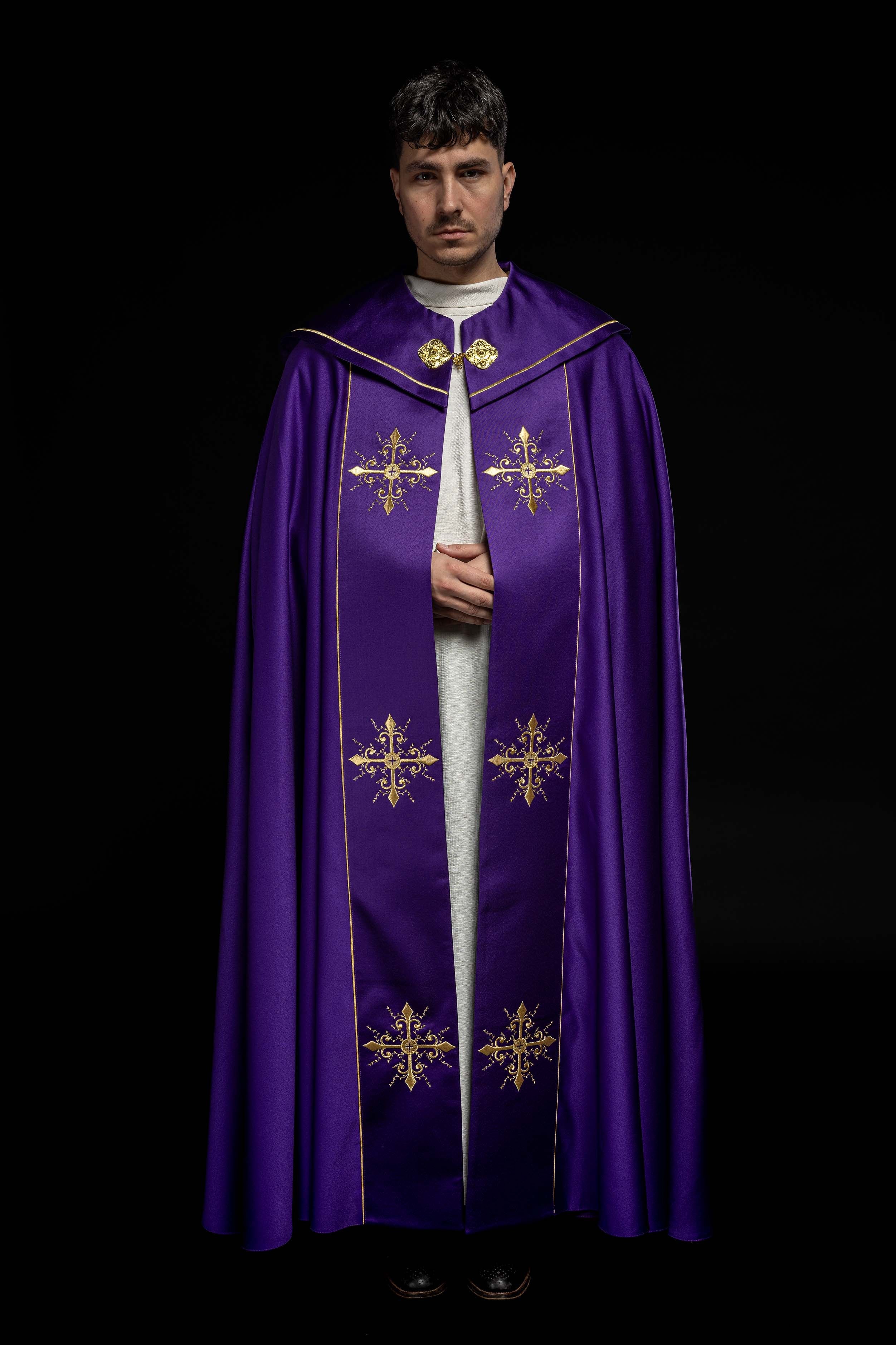 Kapa liturgiczna haftowana fioletowa - ORNATY.PL