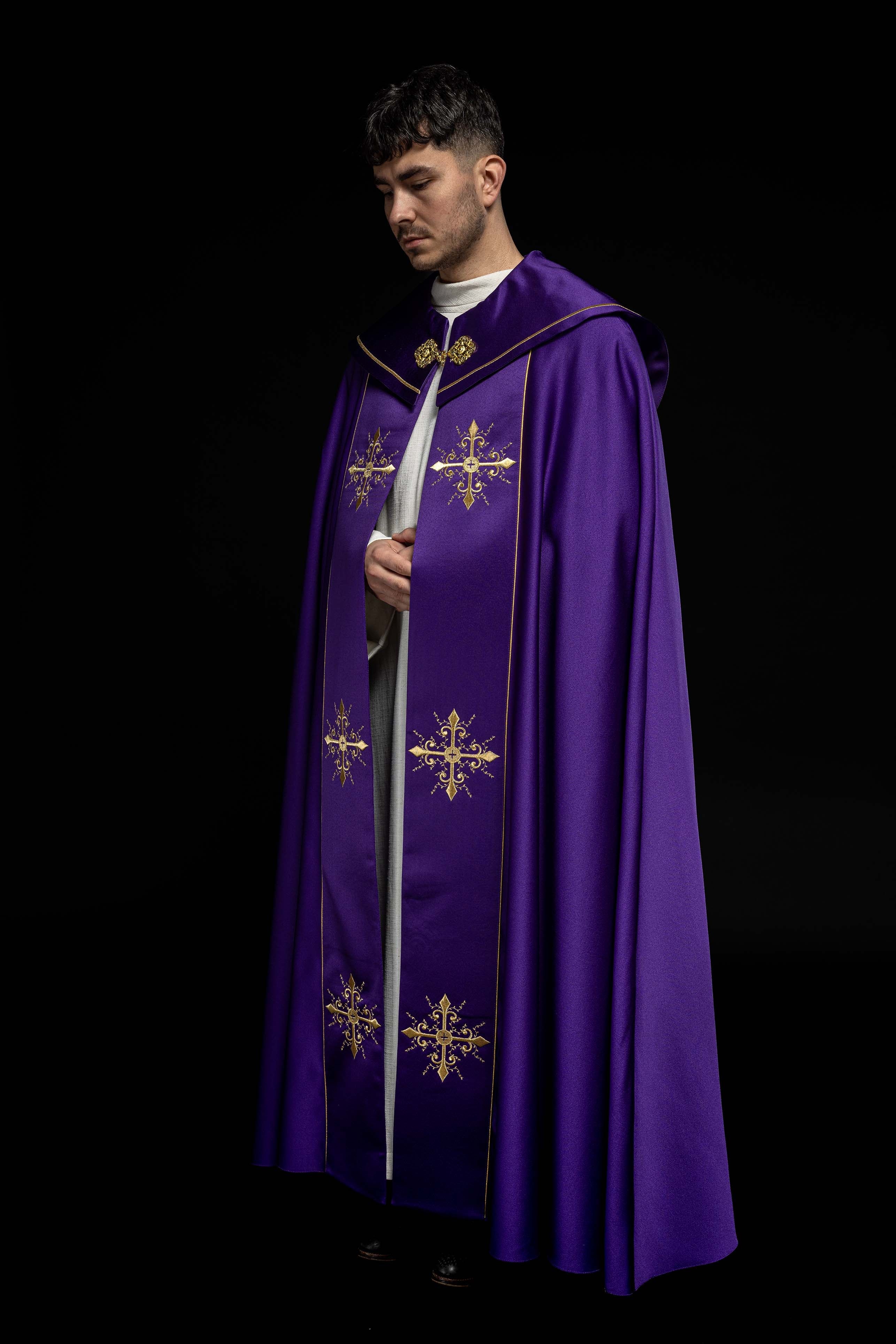 Kapa liturgiczna haftowana fioletowa - ORNATY.PL