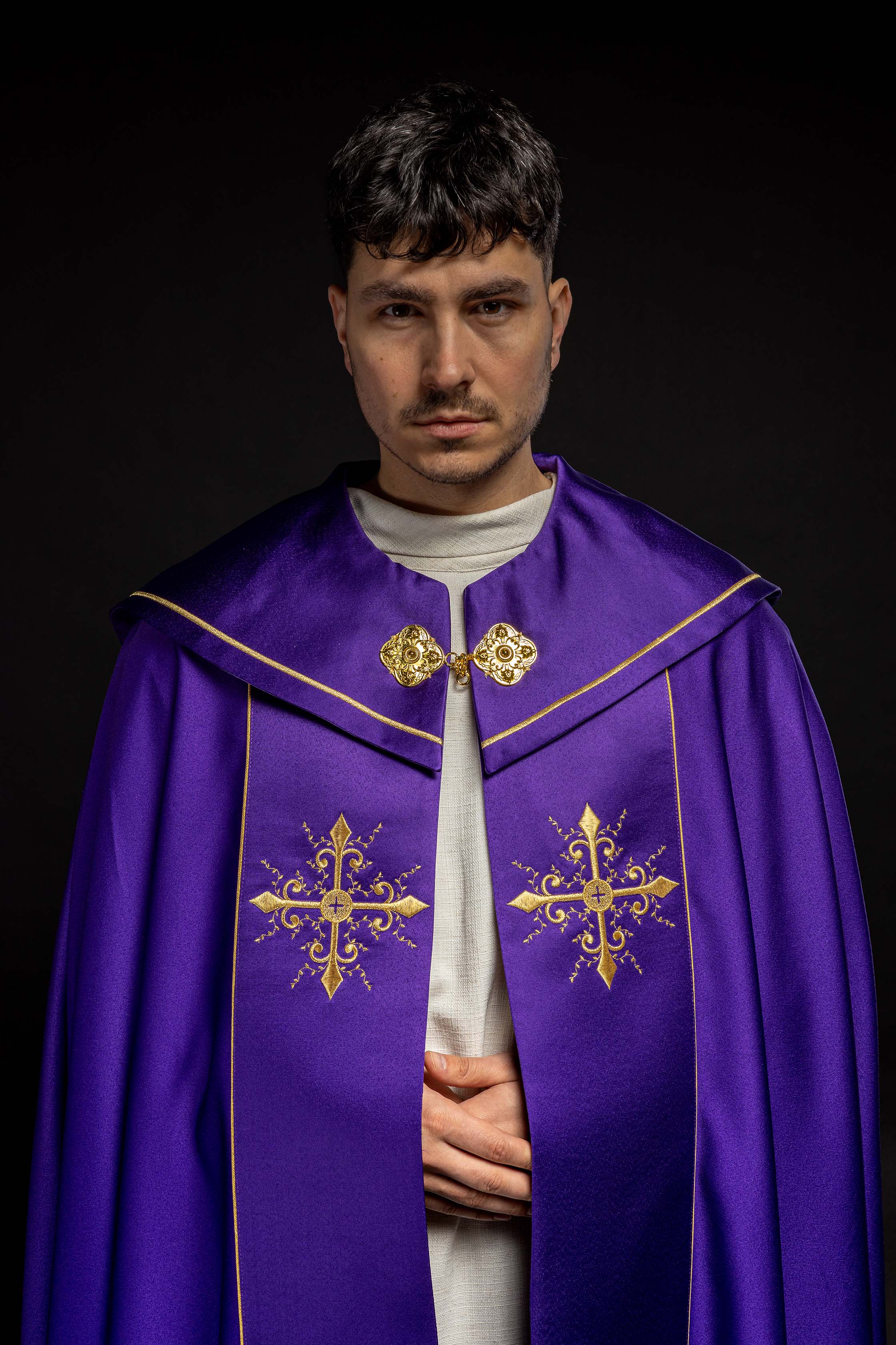 Kapa liturgiczna haftowana fioletowa - ORNATY.PL