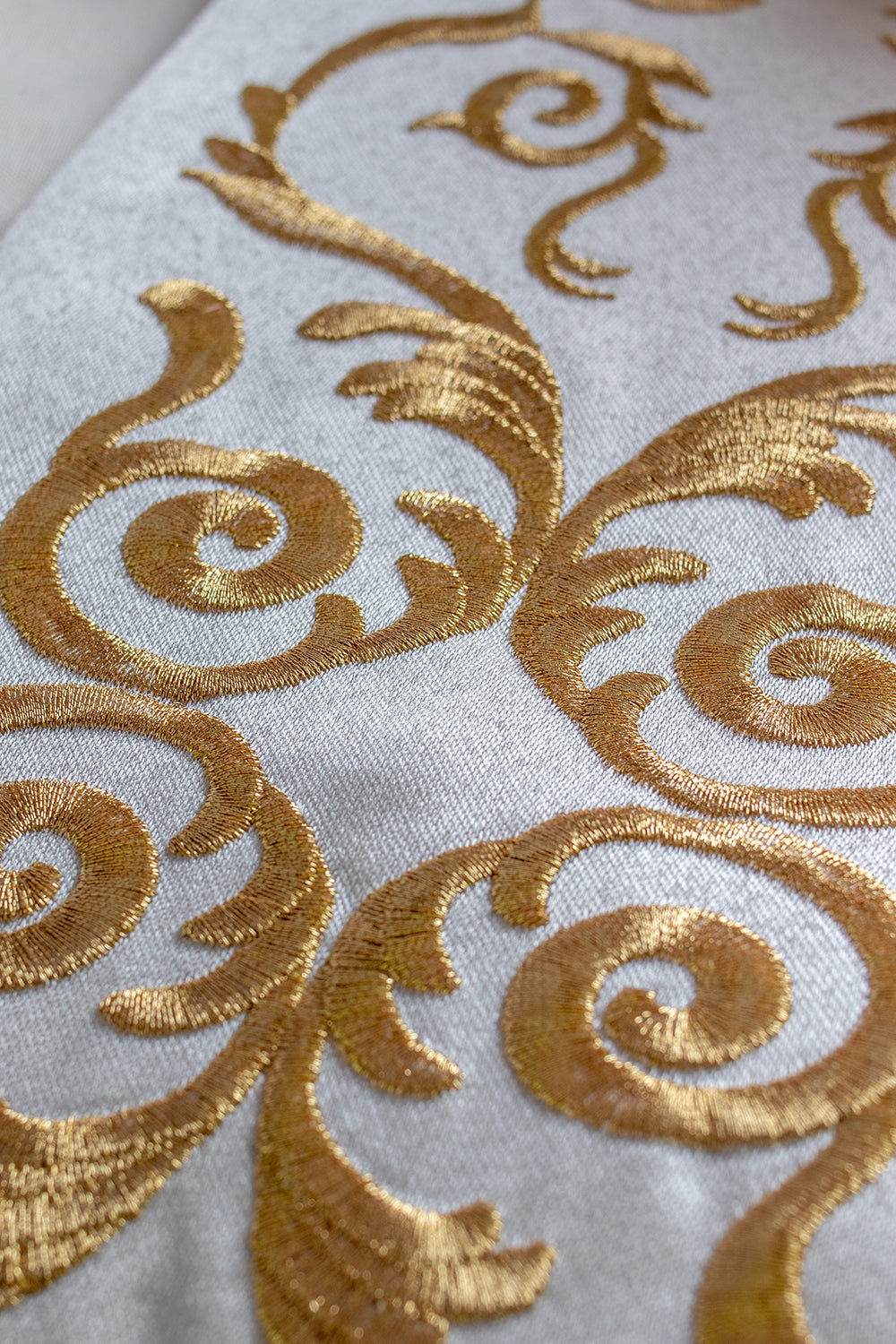 Liturgische Kapelle Monogramm IHS ecru