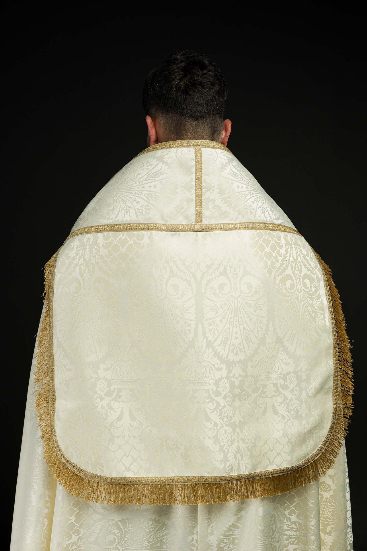 Żakardowa kapa rzymska gładka Ecru - ORNATY.PL