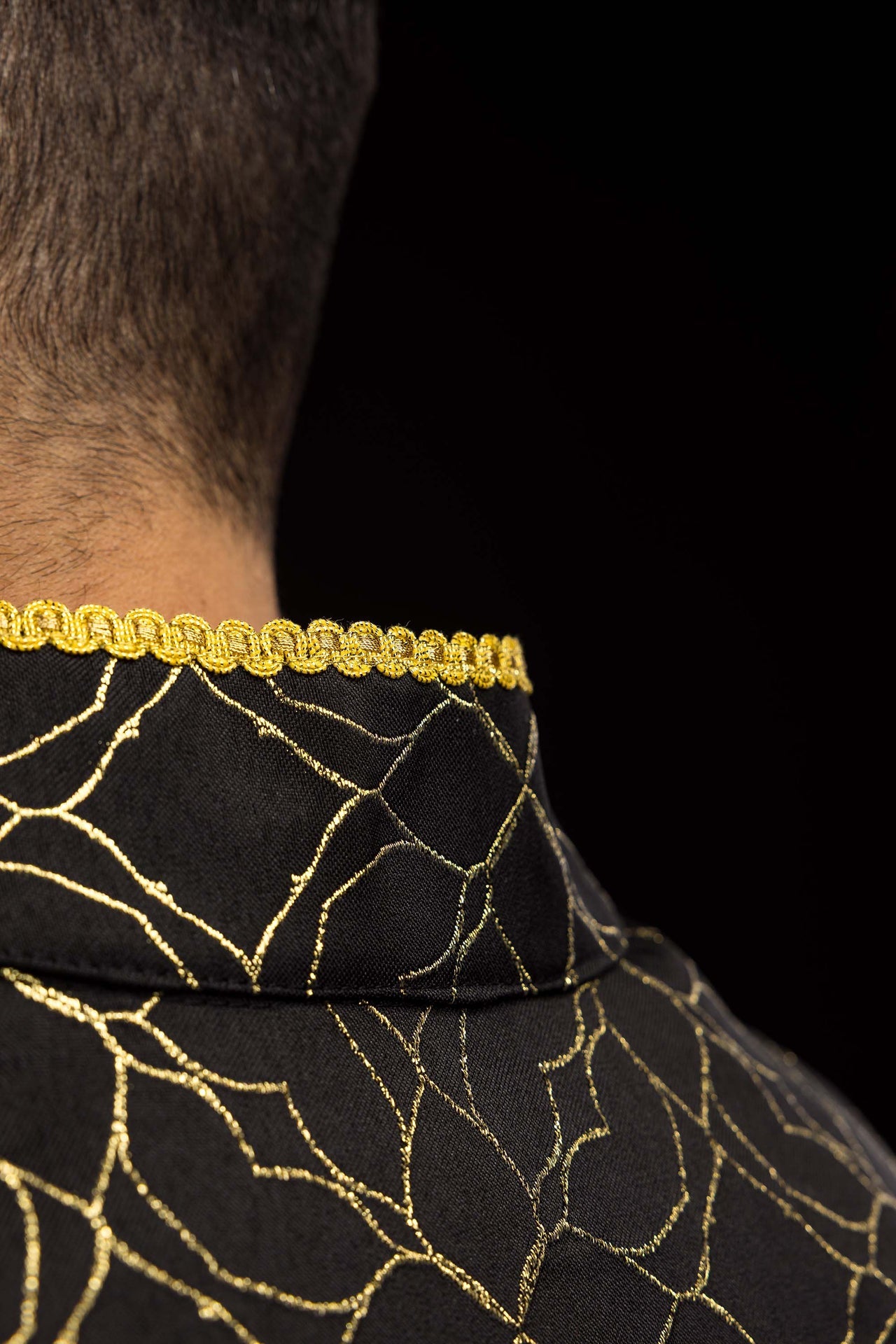 Kapa haftowana ozdobiona tkanina żakardowa czarna - ORNATY.PL