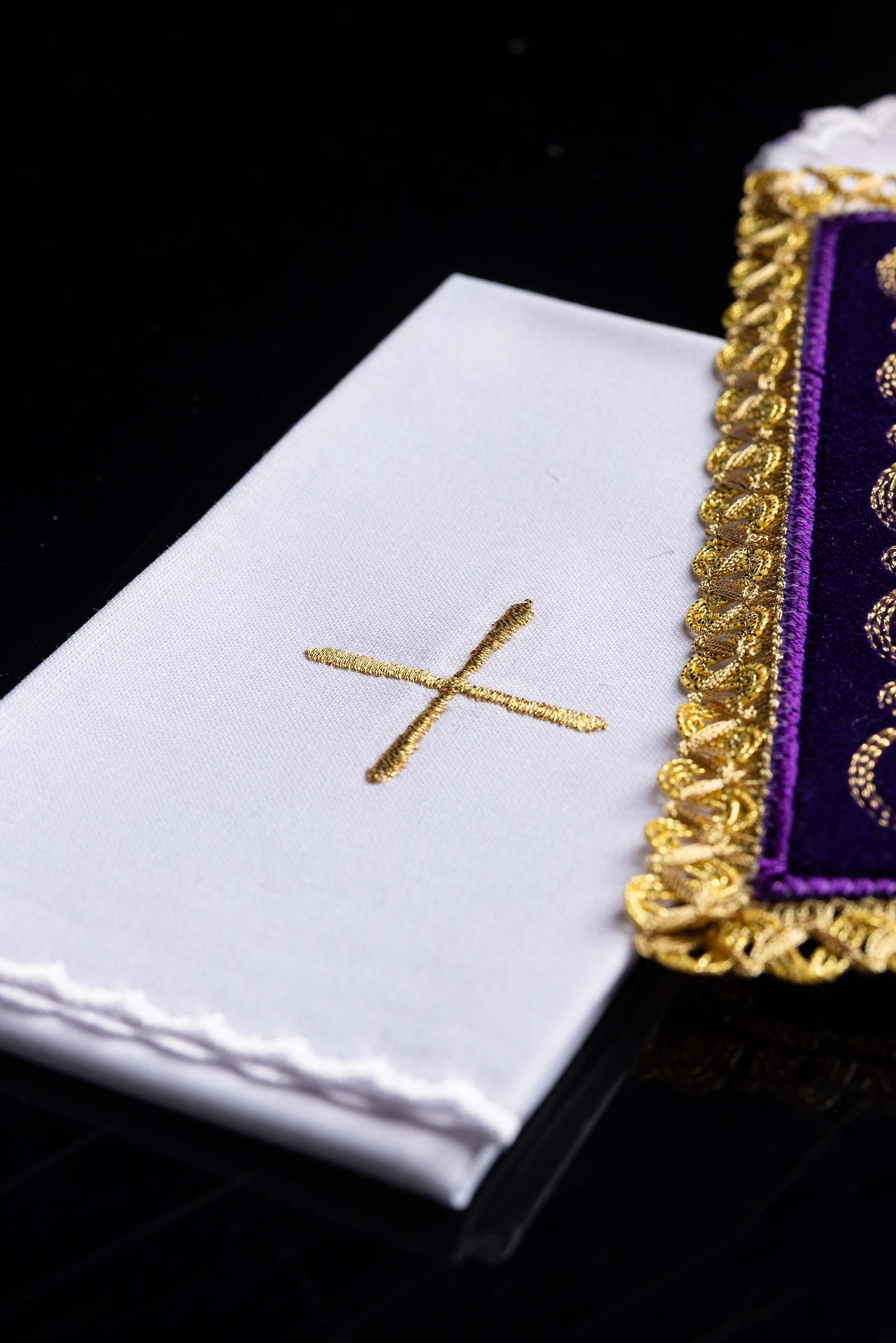 Bielizna kielichowa haftowana fioletowy aksamit - ORNATY.PL