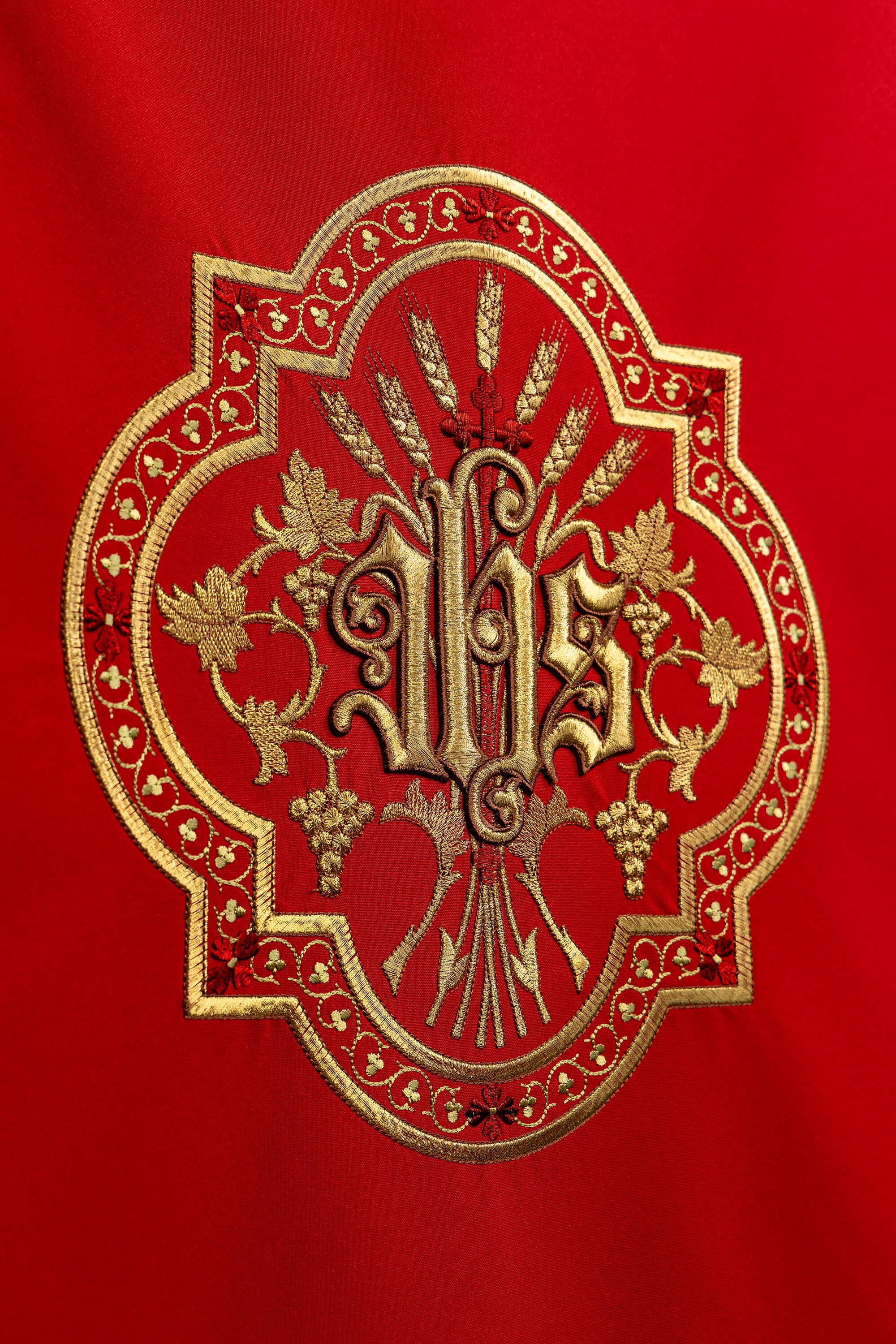 Rot goldbestickte Lektionar-Serviette JHS