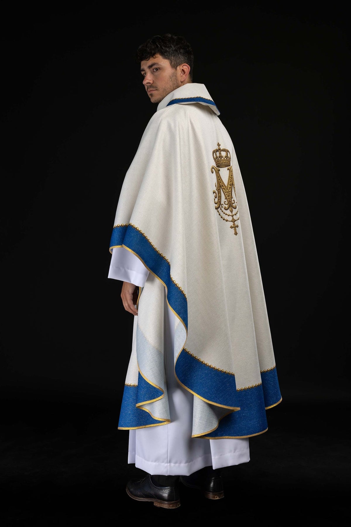 Bedrucktes Messgewand mit Darstellung der Muttergottes von Tschenstochau