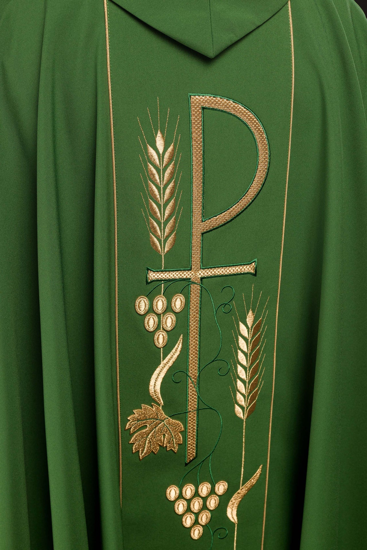 Zielony ornat haftowany z wzorem Kielicha IHS - ORNATY.PL