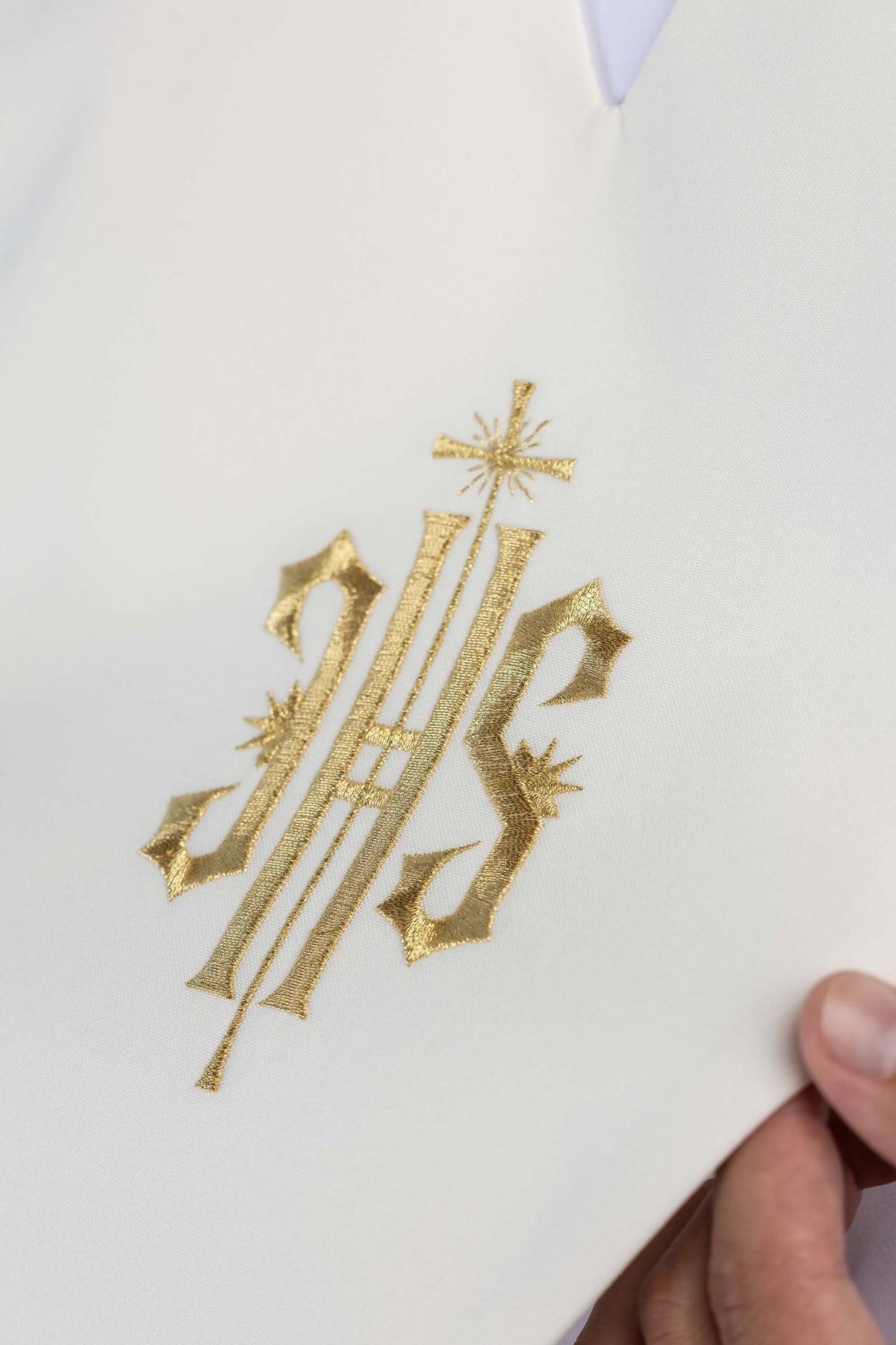 Ecru Lektorenschulterkragen mit goldener IHS-Stickerei