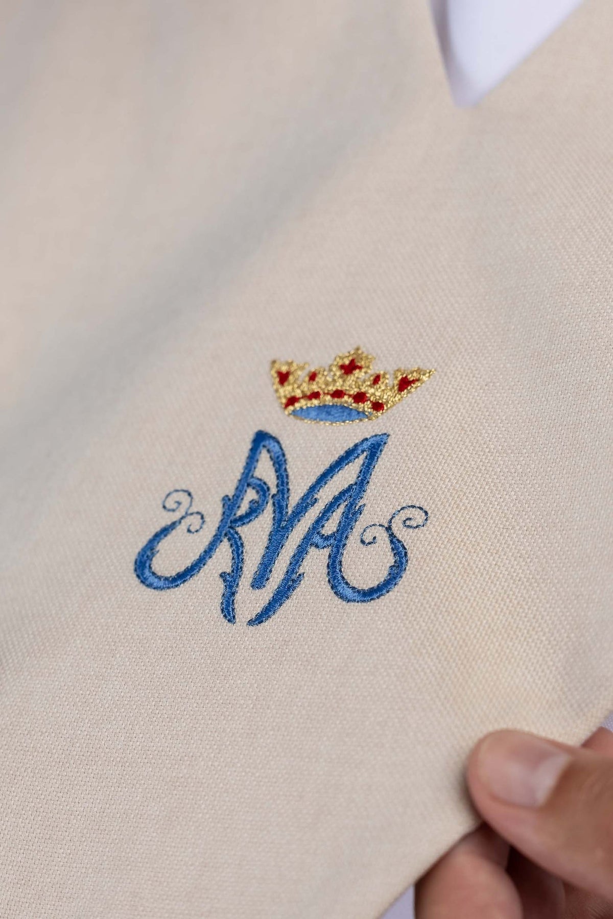 Lektorenpallium in Ecru mit Marienmotiv