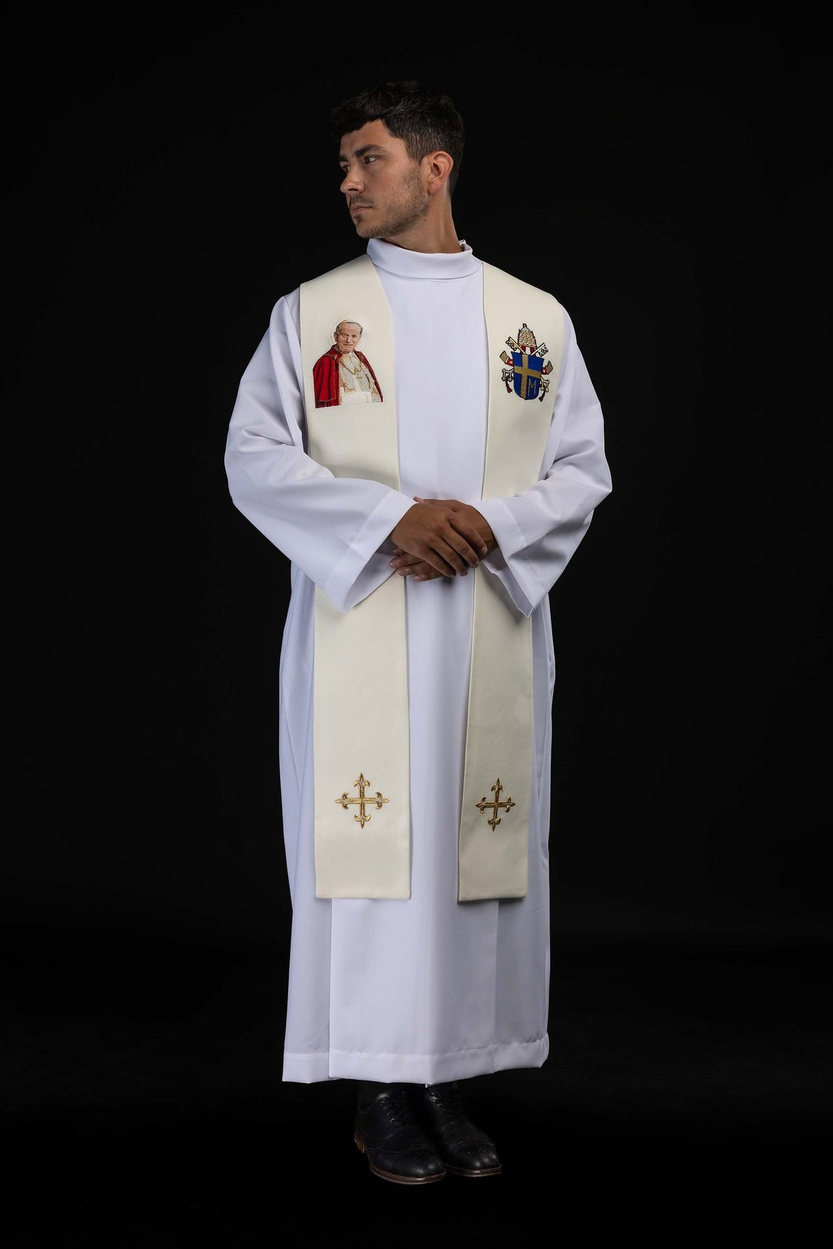 Ecru Stola mit besticktem Bildnis von Johannes Paul II.