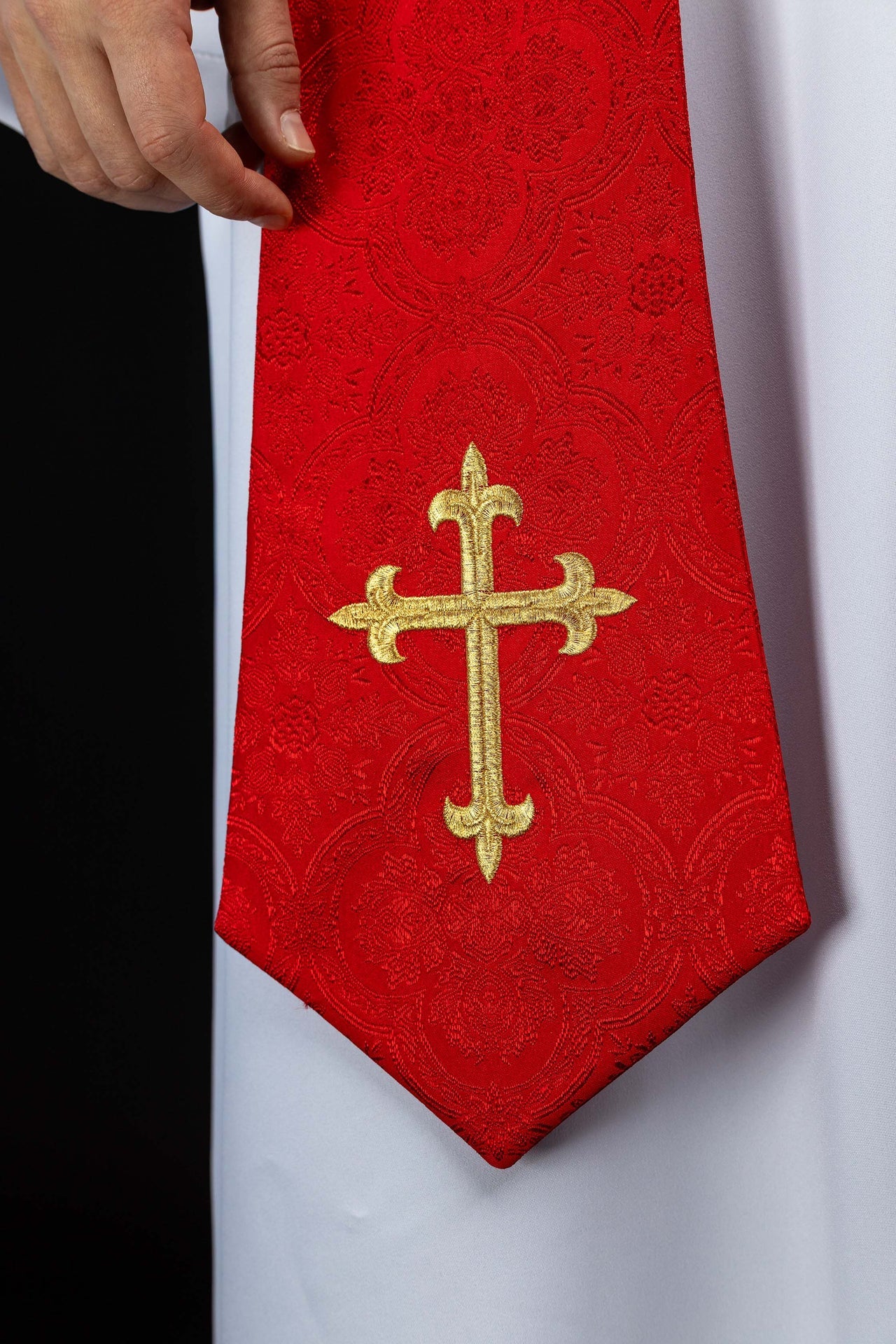 Bestickte Stola mit Kreuzmotiv roter Jacquardstoff