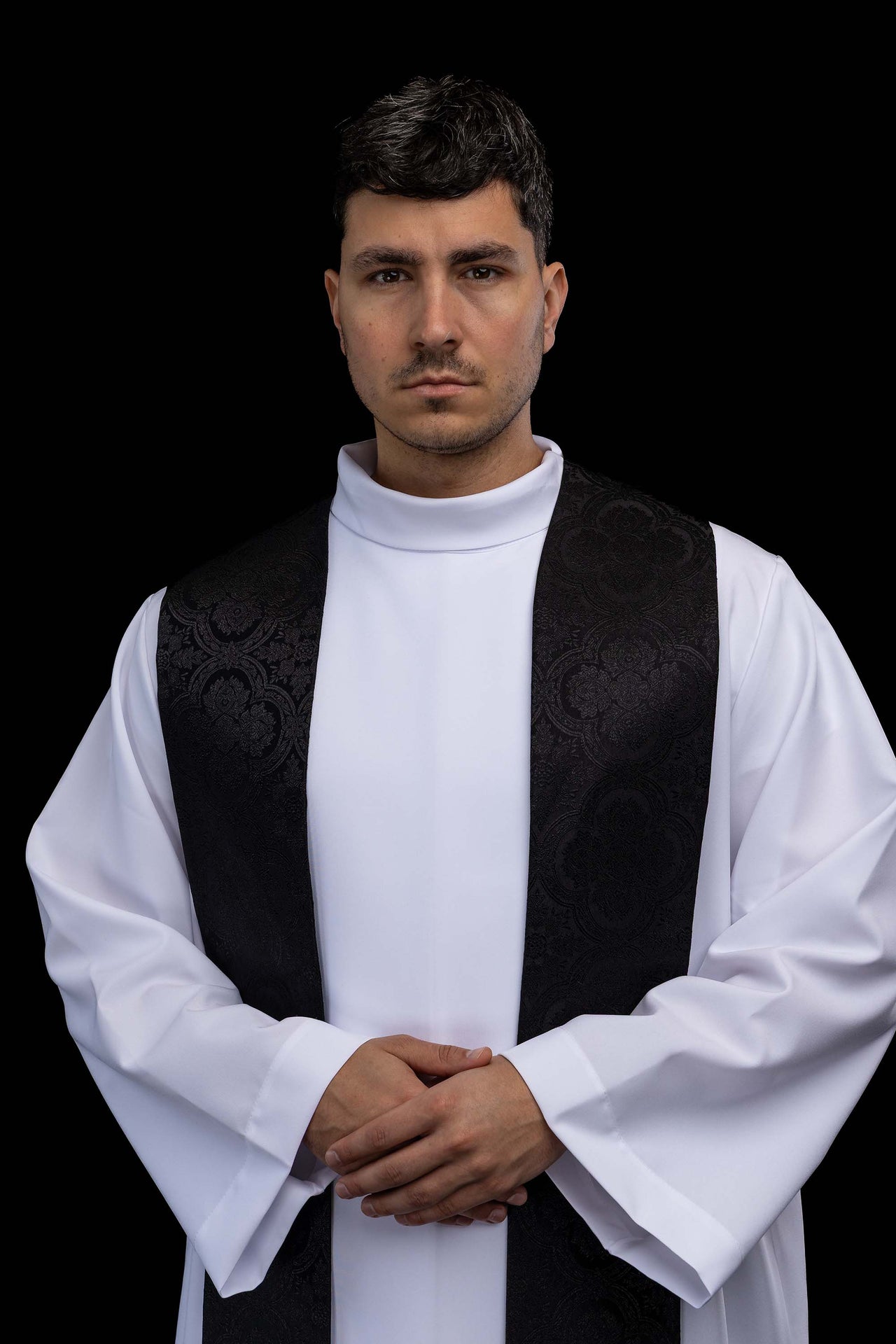 Bestickte Stola mit Kreuzmotiv schwarzer Jacquardstoff