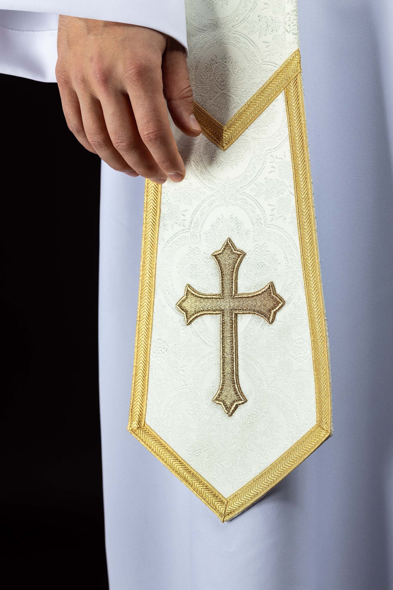 Stuła haftowana z motywem Krzyża ecru tkanina żakardowa - ORNATY.PL