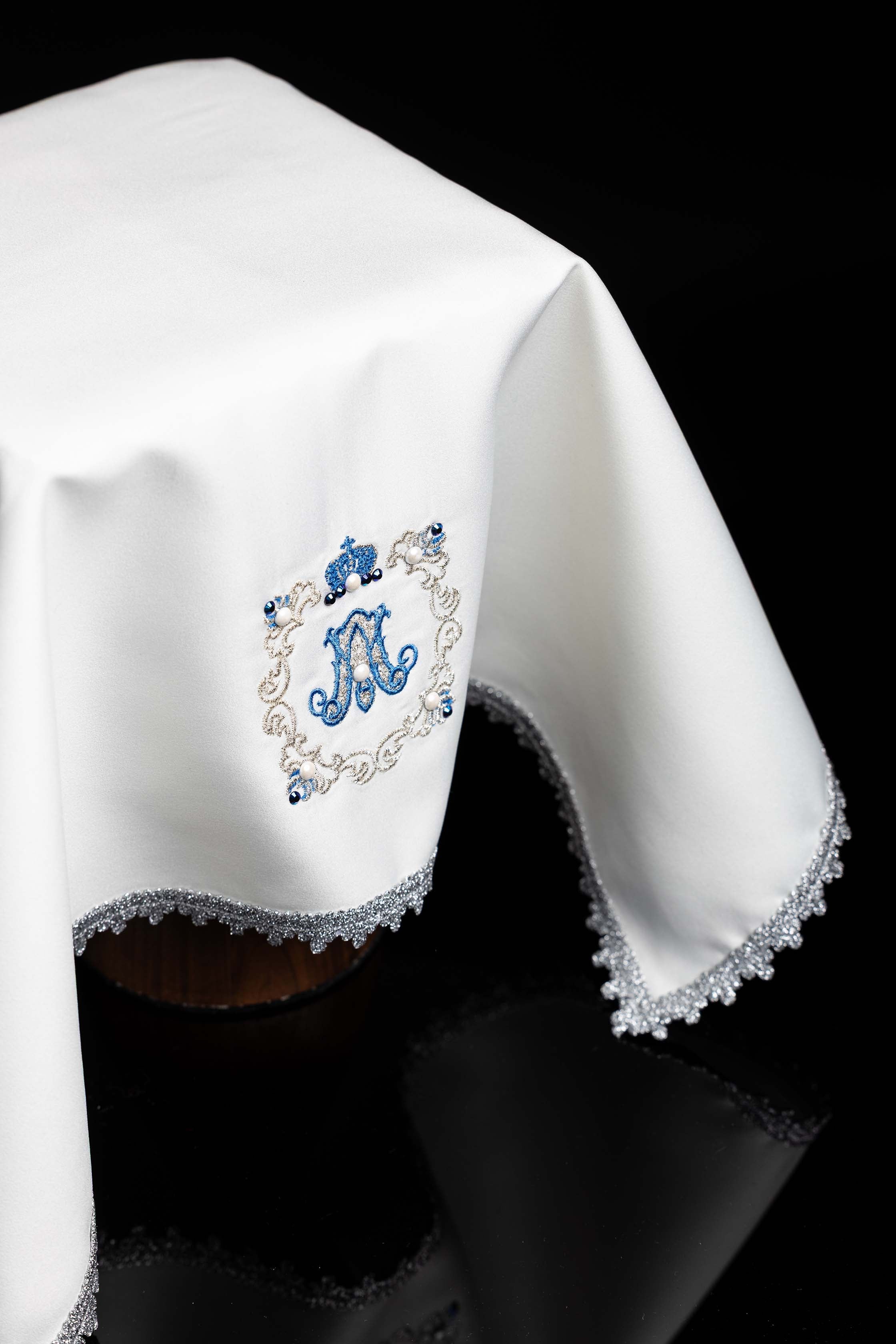 Schleier für Kelch in Ecru mit blauer Marienstickerei