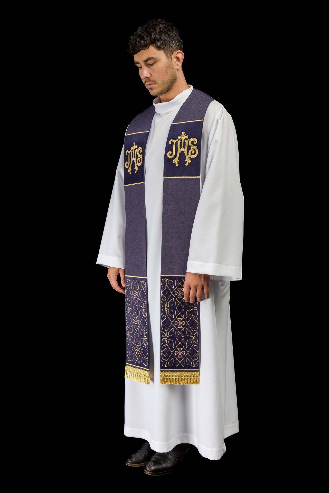 Stuła haftowana aksamitna z motywem IHS fioletowa - ORNATY.PL