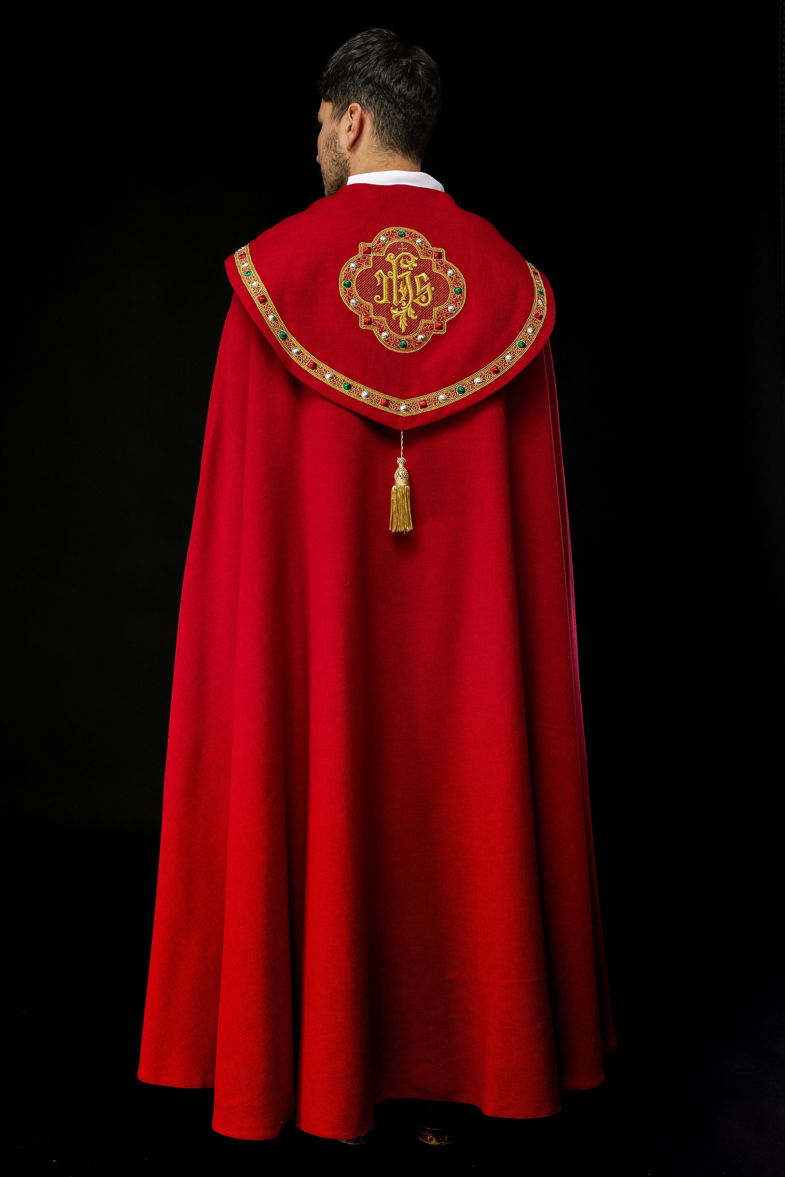 Czerwona kapa liturgiczna z złotym IHS - ORNATY.PL