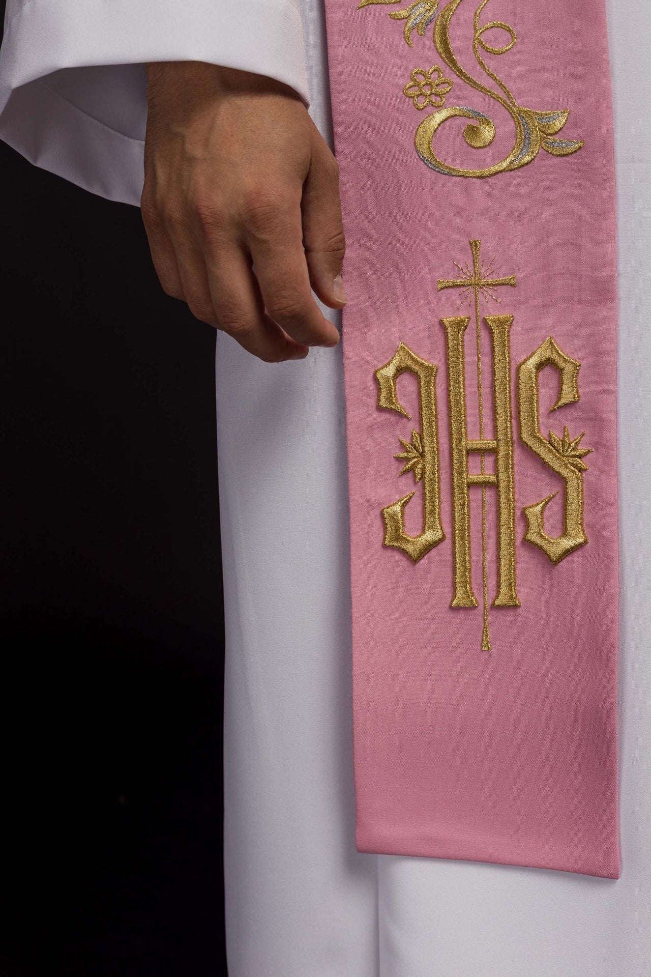 Bestickte Priesterstola IHS Rosa - MESSGEWANDER.DE