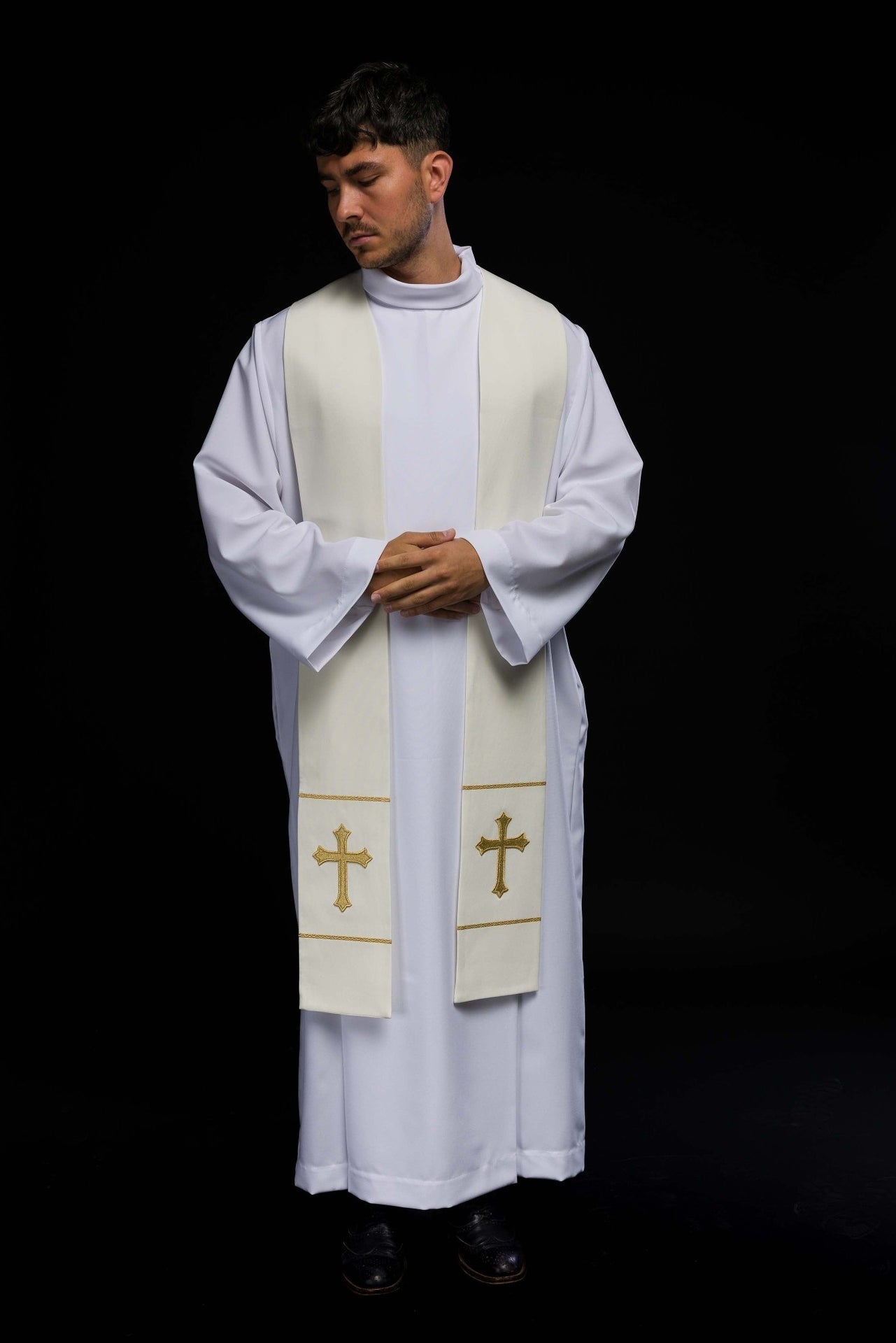 Bestickte Priesterstola Kreuz ecru - MESSGEWANDER.DE