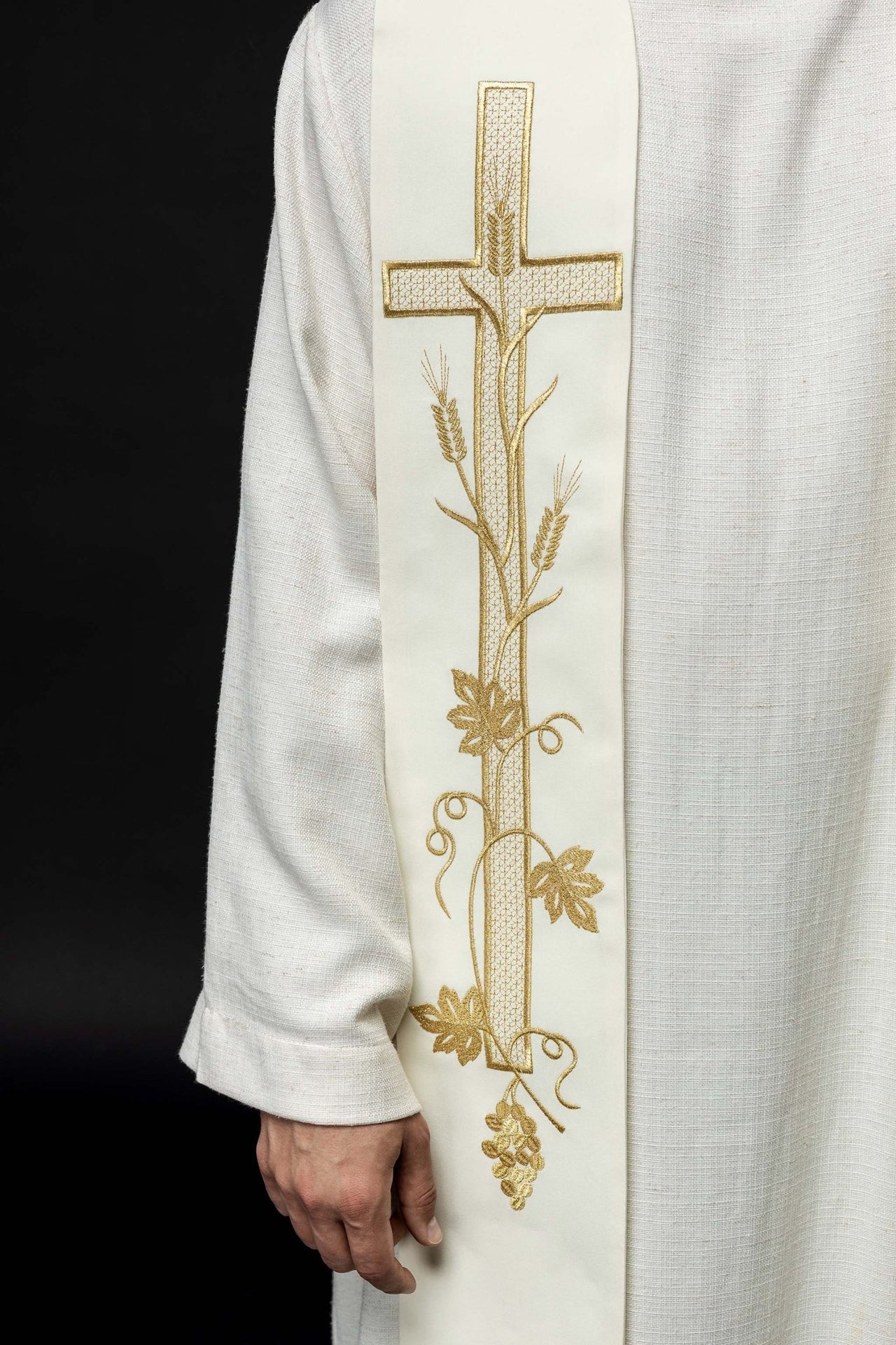 Bestickte Priesterstola Kreuz ecru - MESSGEWANDER.DE