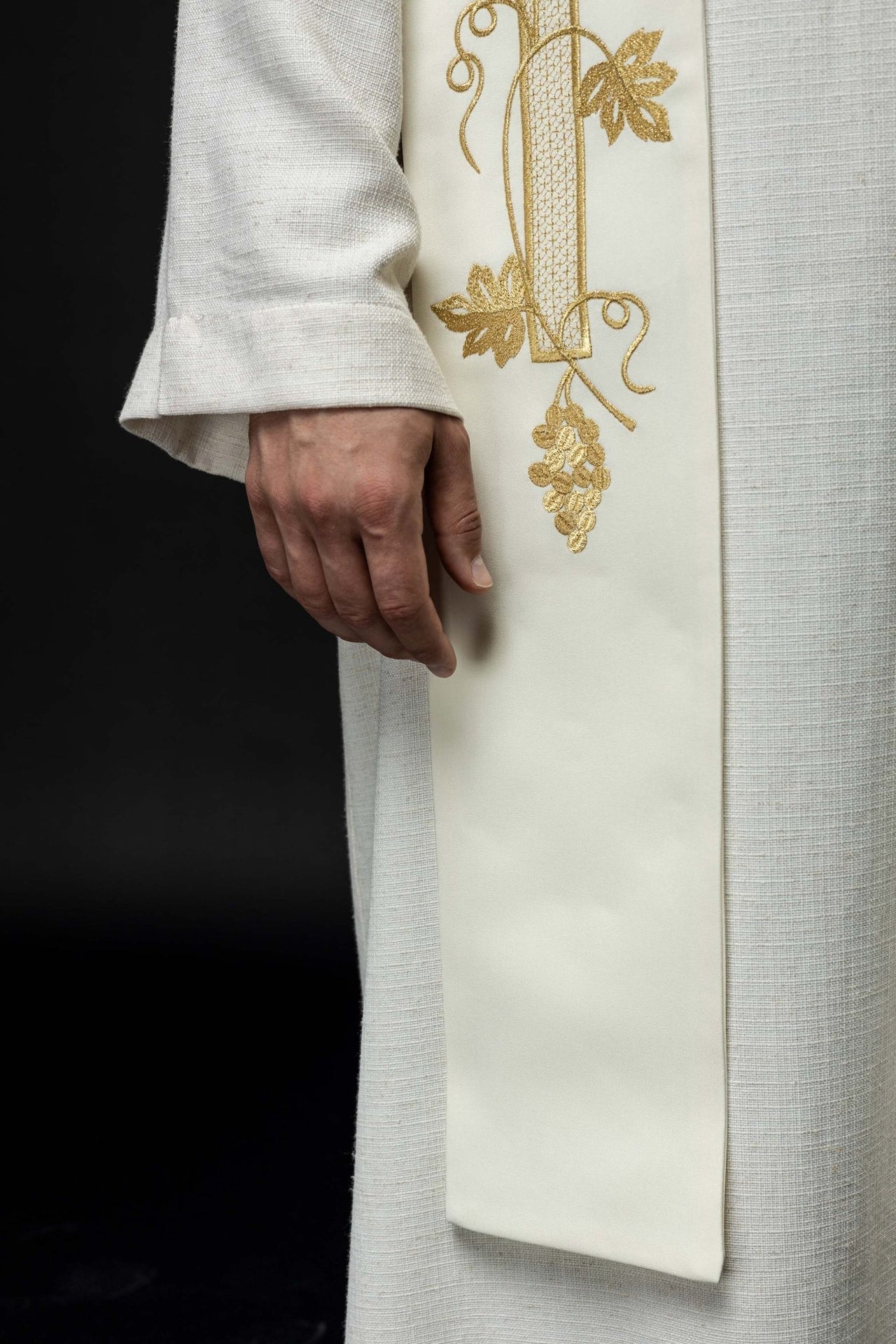 Bestickte Priesterstola Kreuz ecru - MESSGEWANDER.DE