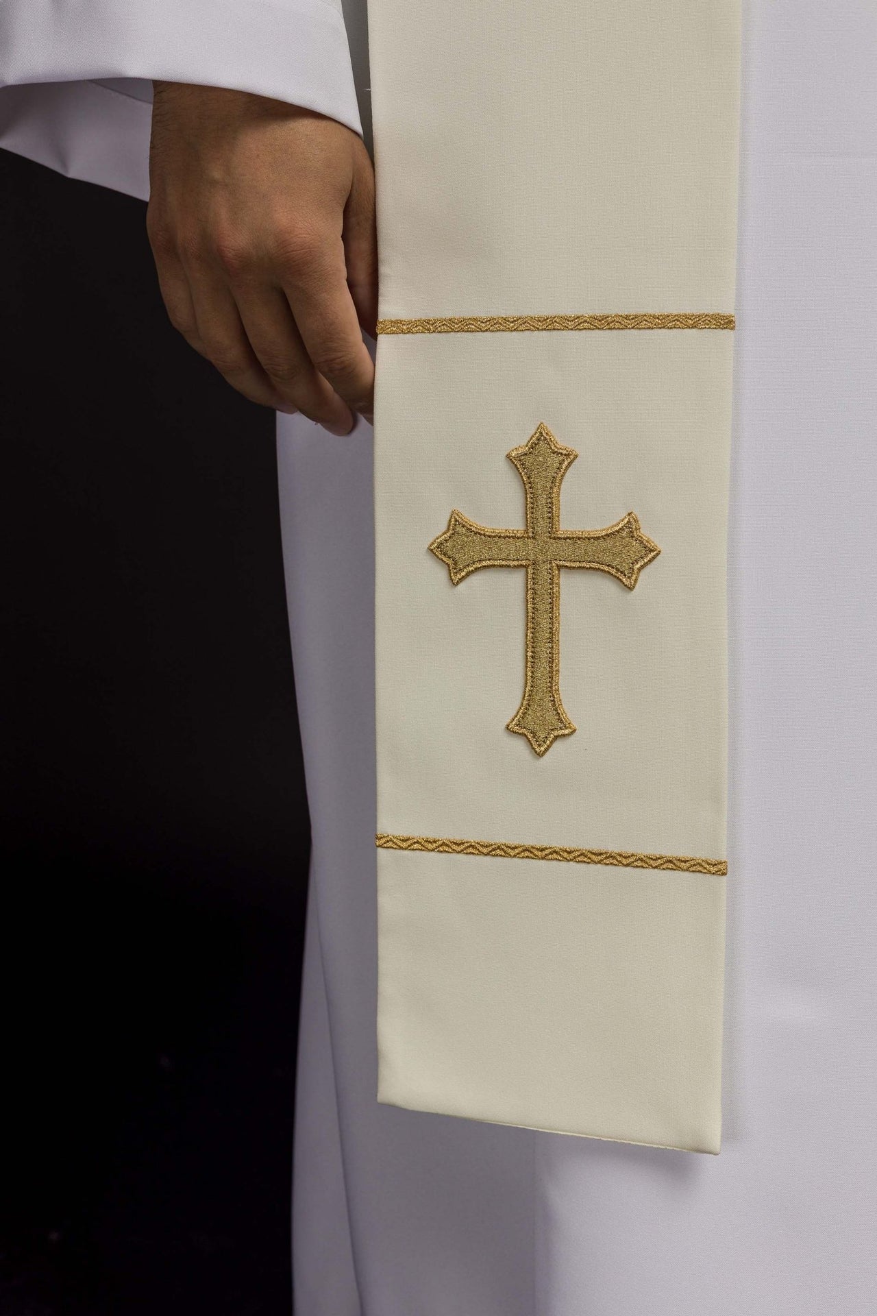 Bestickte Priesterstola Kreuz ecru - MESSGEWANDER.DE