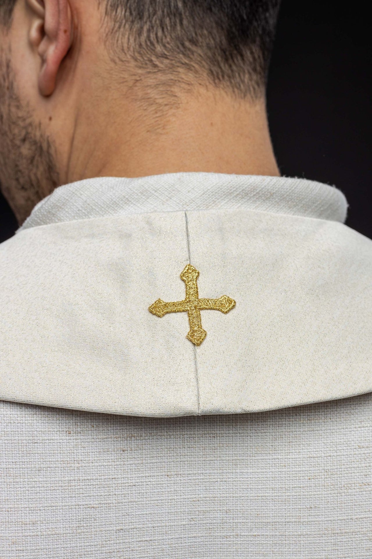Bestickte Priesterstola mit Brads verziert - MESSGEWANDER.DE