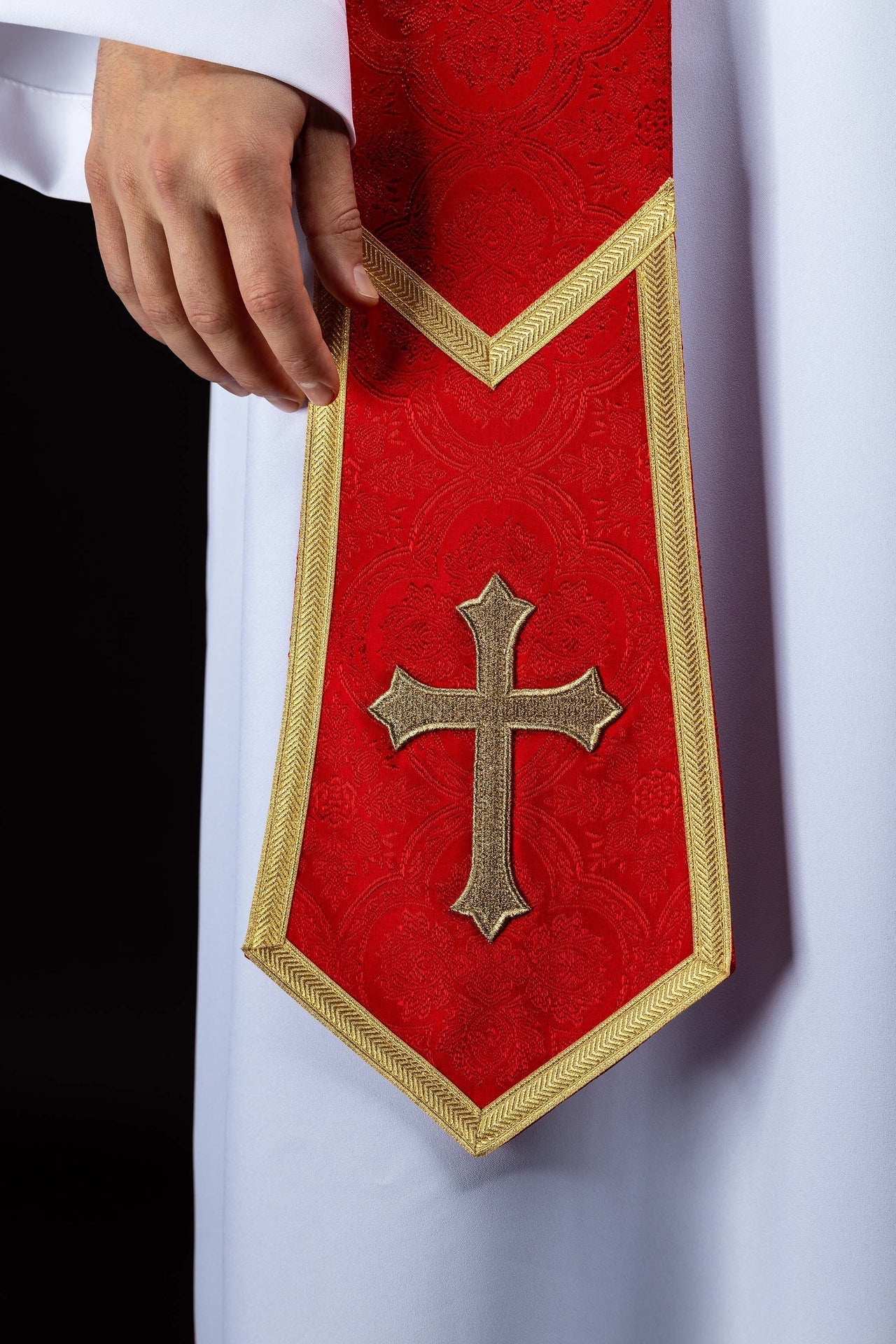 Bestickte Stola mit Kreuzmotiv aus rotem Jacquardstoff - MESSGEWANDER.DE