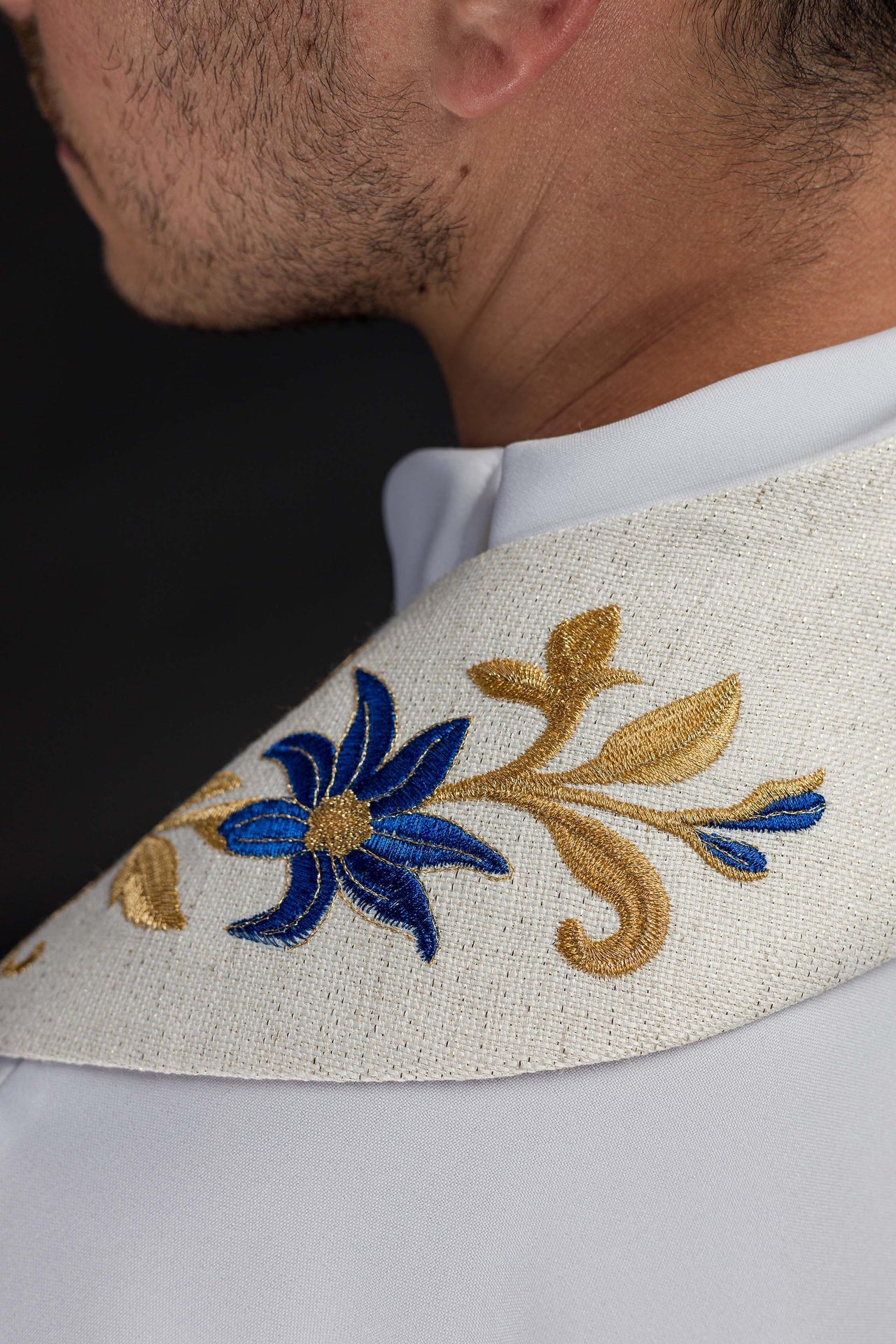 Bestickte Stola mit Marienmotiv - MESSGEWANDER.DE