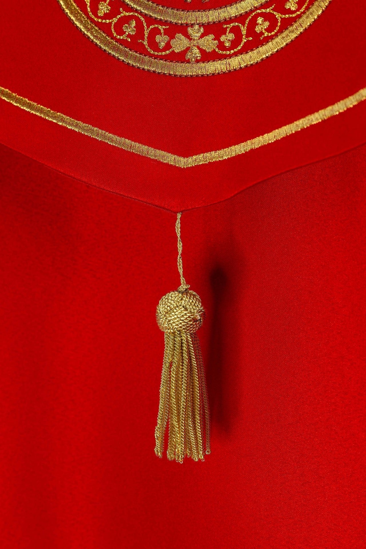 Bestickter roter liturgischer Rauchmantel mit Kelchmotiv - MESSGEWANDER.DE