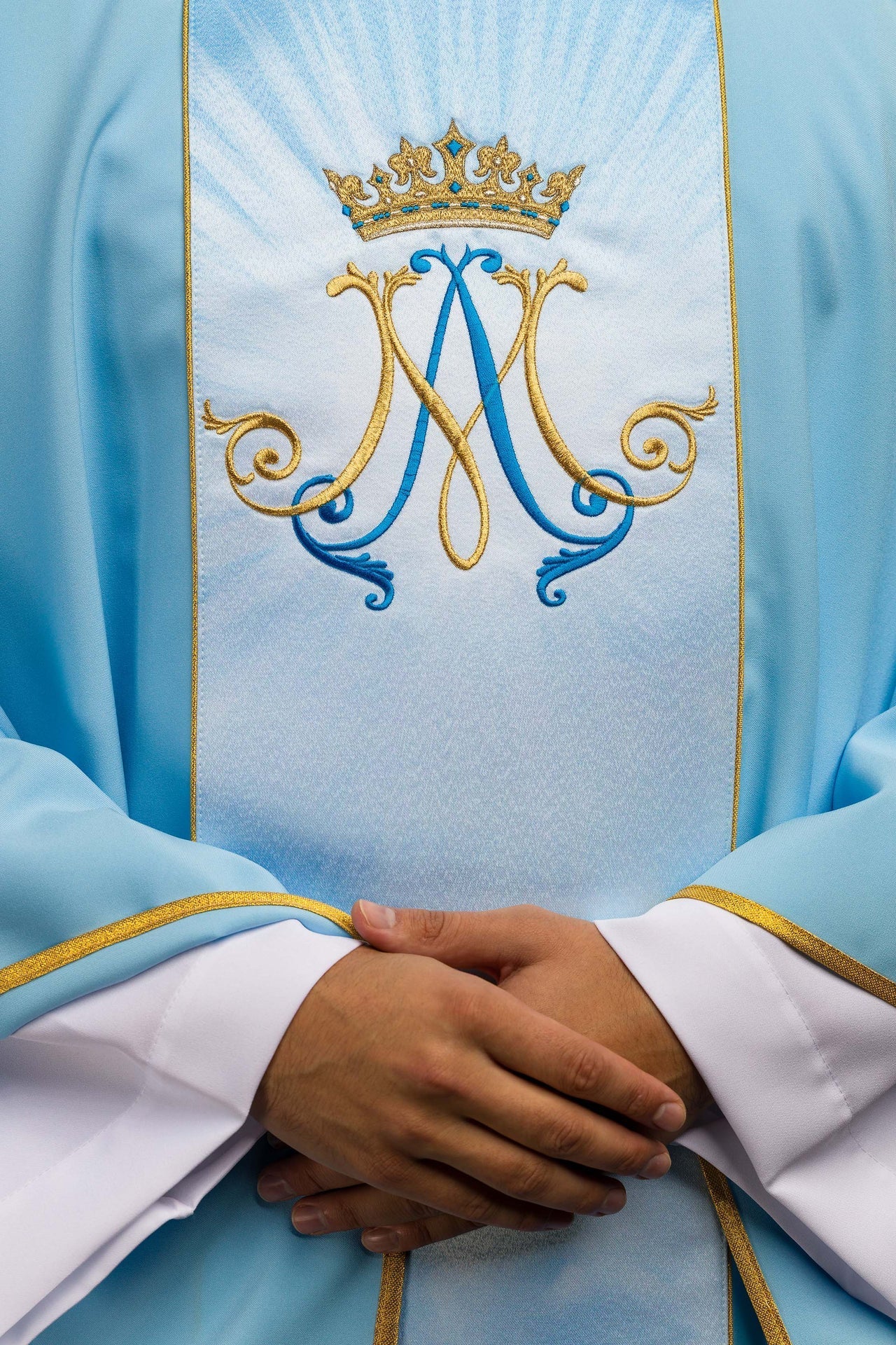 Blaues liturgisches Messgewand mit sublimiertem und besticktem Gürtel - MESSGEWANDER.DE