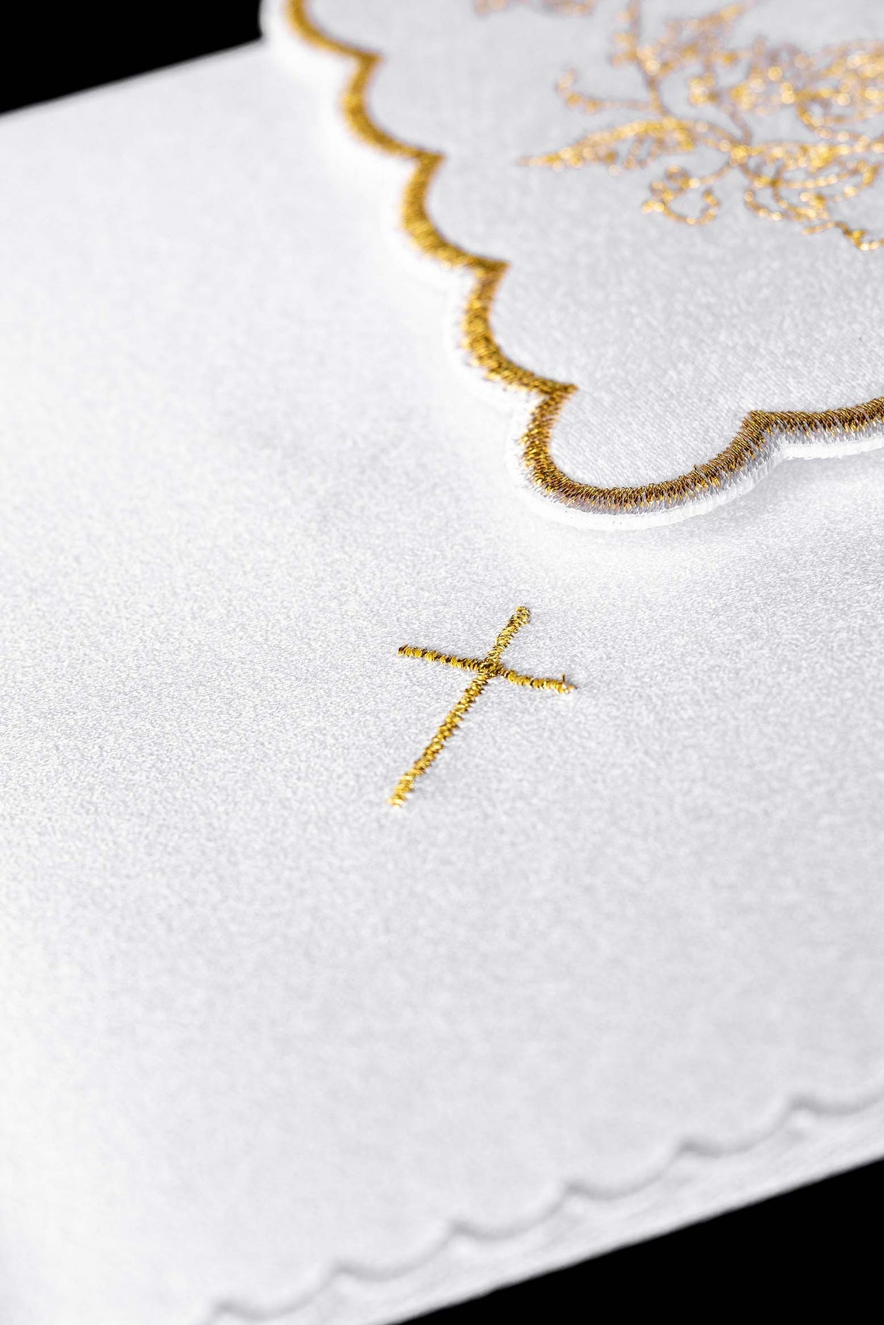 Chalice Dessous mit zarter Goldstickerei - MESSGEWANDER.DE