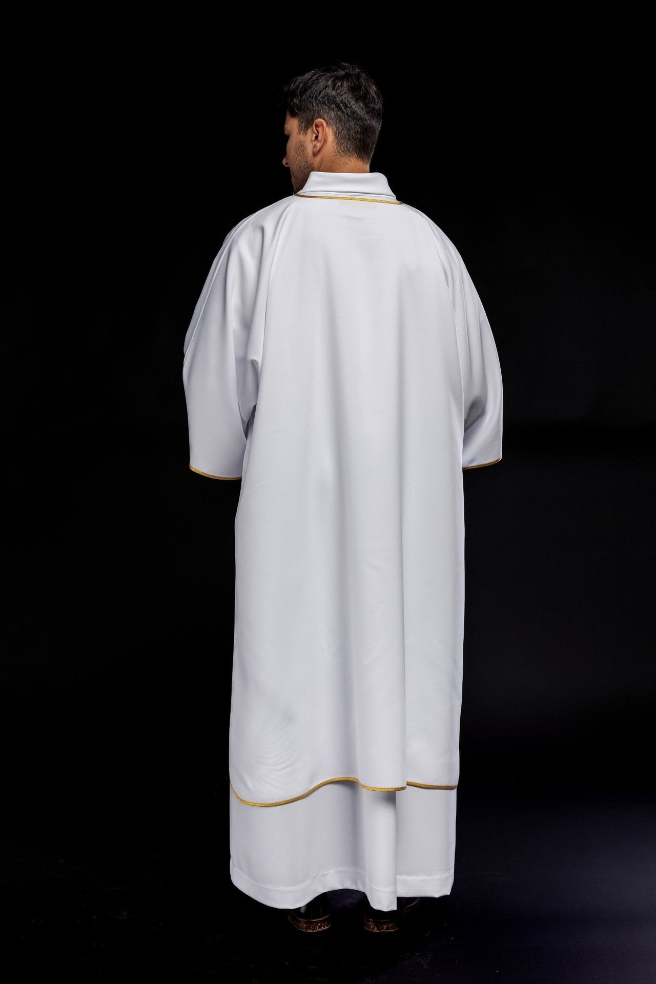 Dalmatyka gładka ze złotą lamówką biała