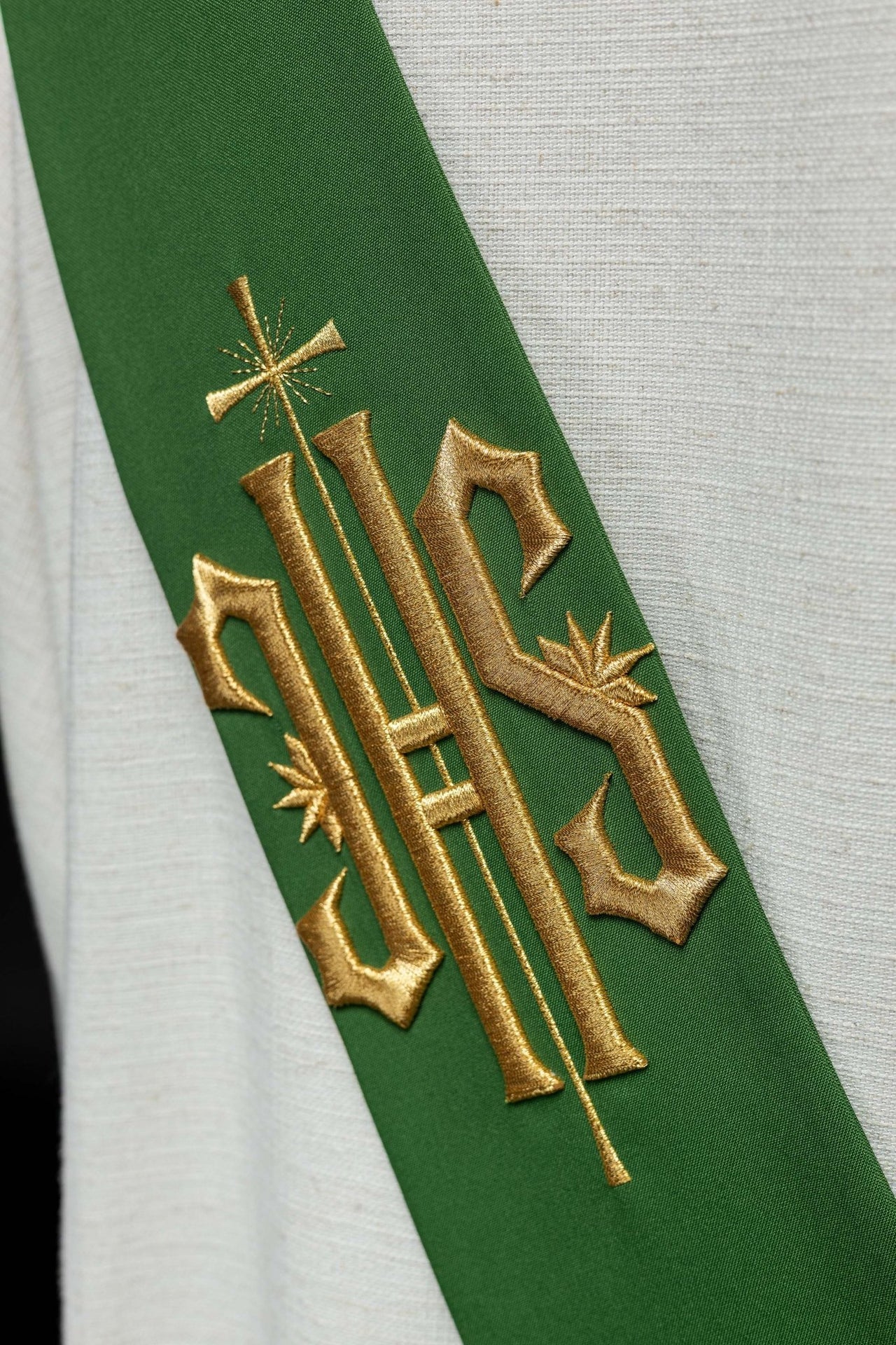 Diakonatsstola mit gesticktem IHS und Kreuz - MESSGEWANDER.DE