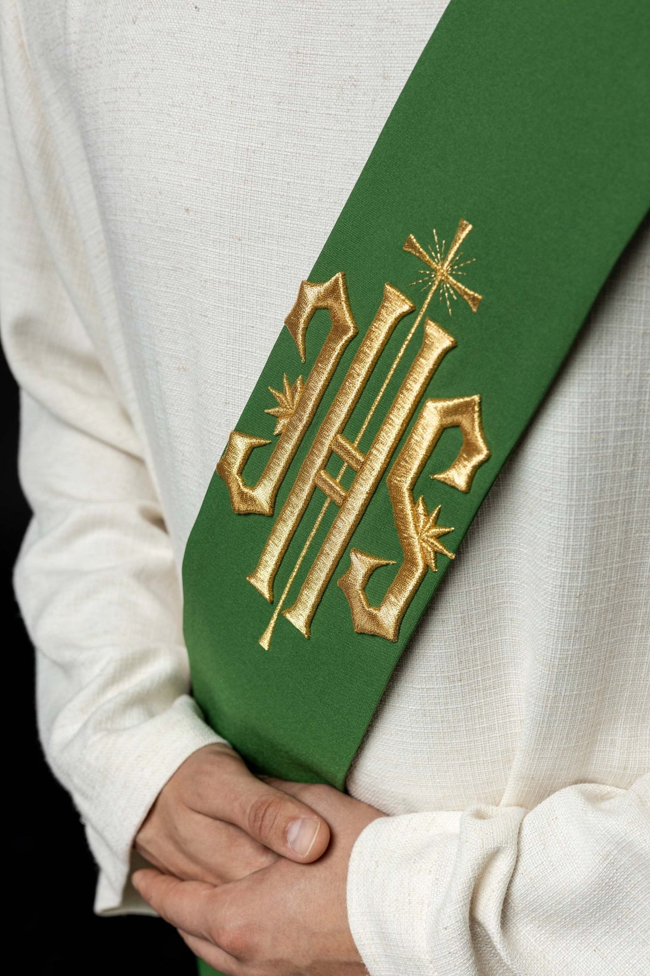 Diakonatsstola mit gesticktem IHS und Kreuz - MESSGEWANDER.DE