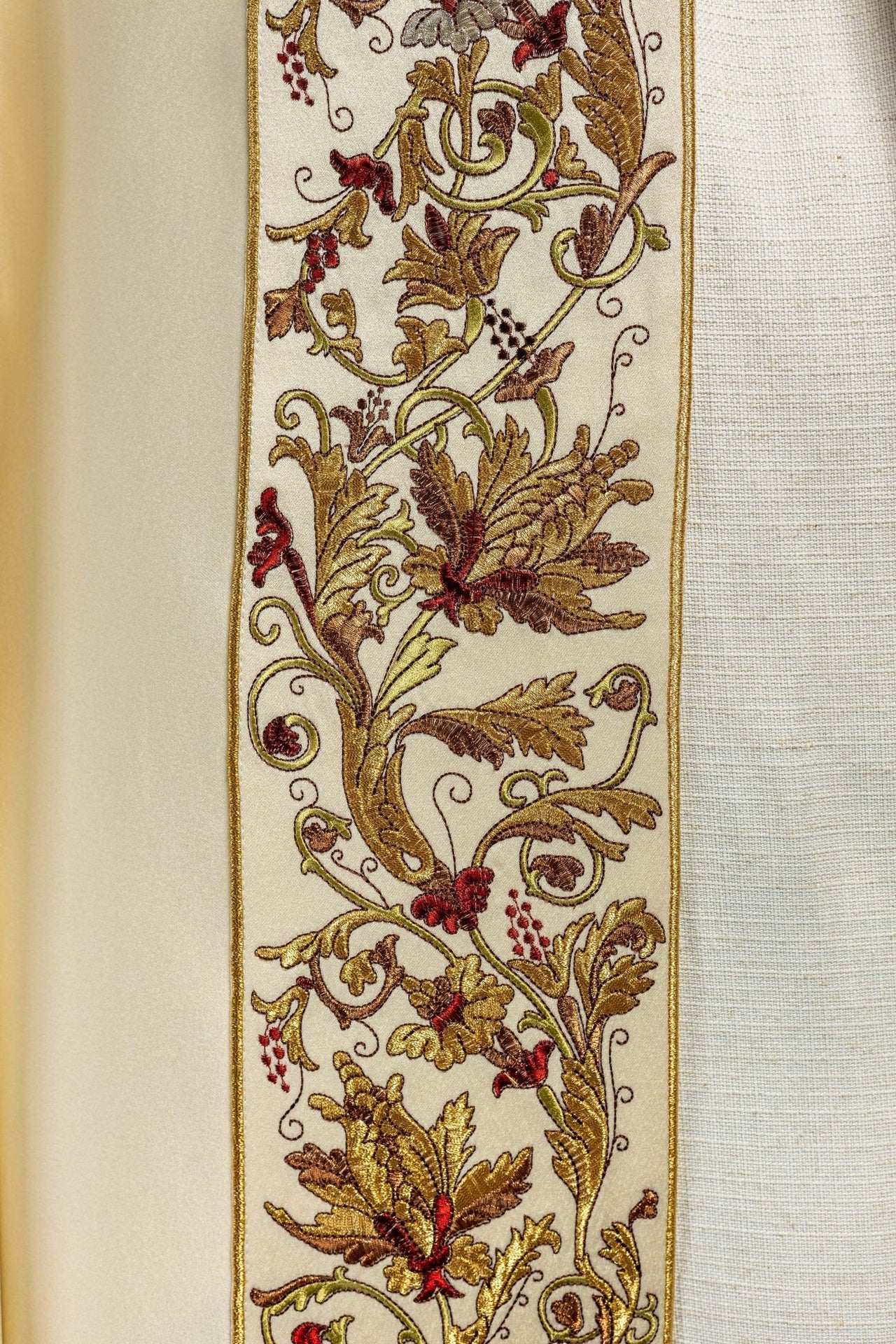 Eucharistische Kappe mit PAX-Monogramm ecru - MESSGEWANDER.DE