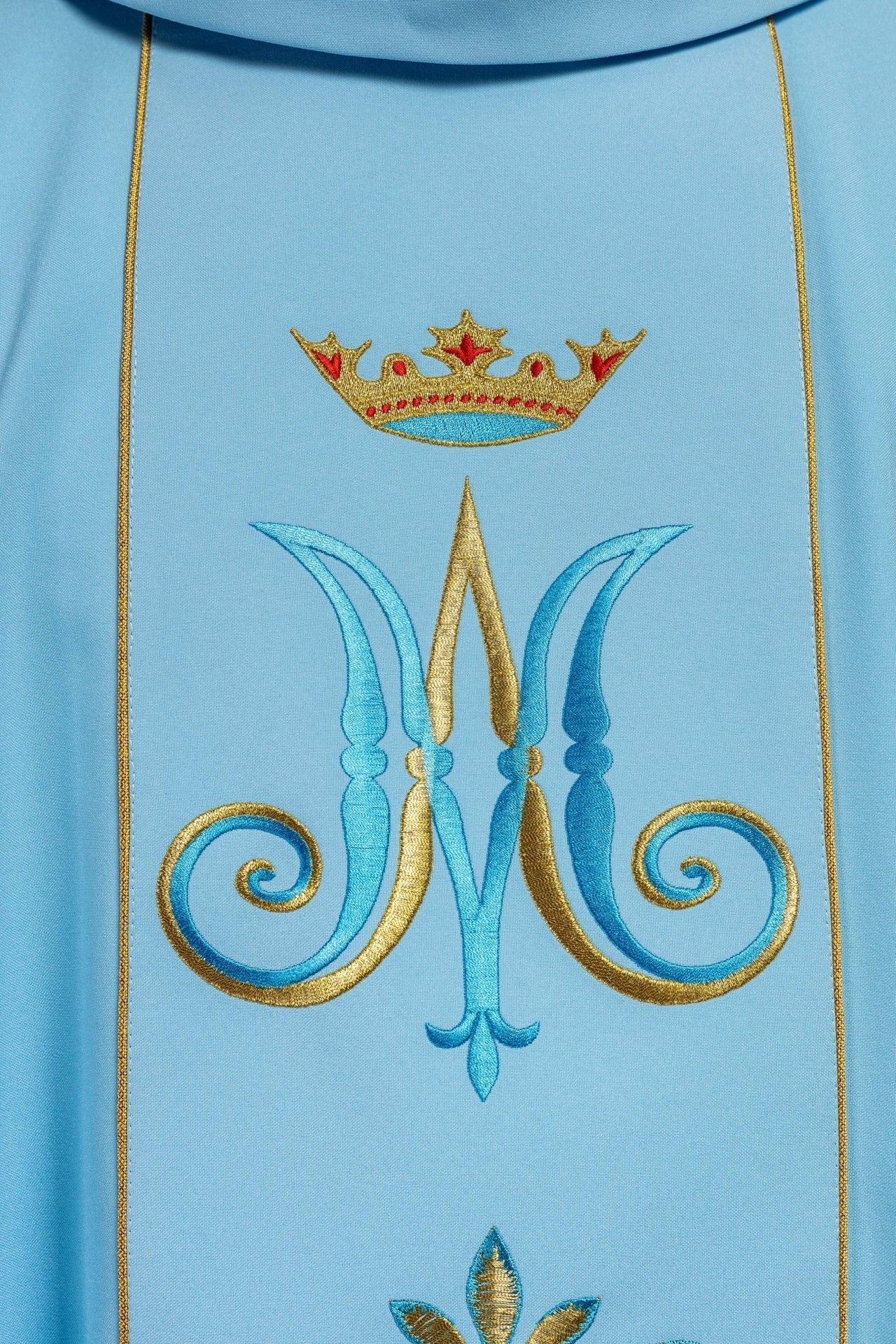Gesticktes Messgewand mit Marienmotiv Blau - MESSGEWANDER.DE