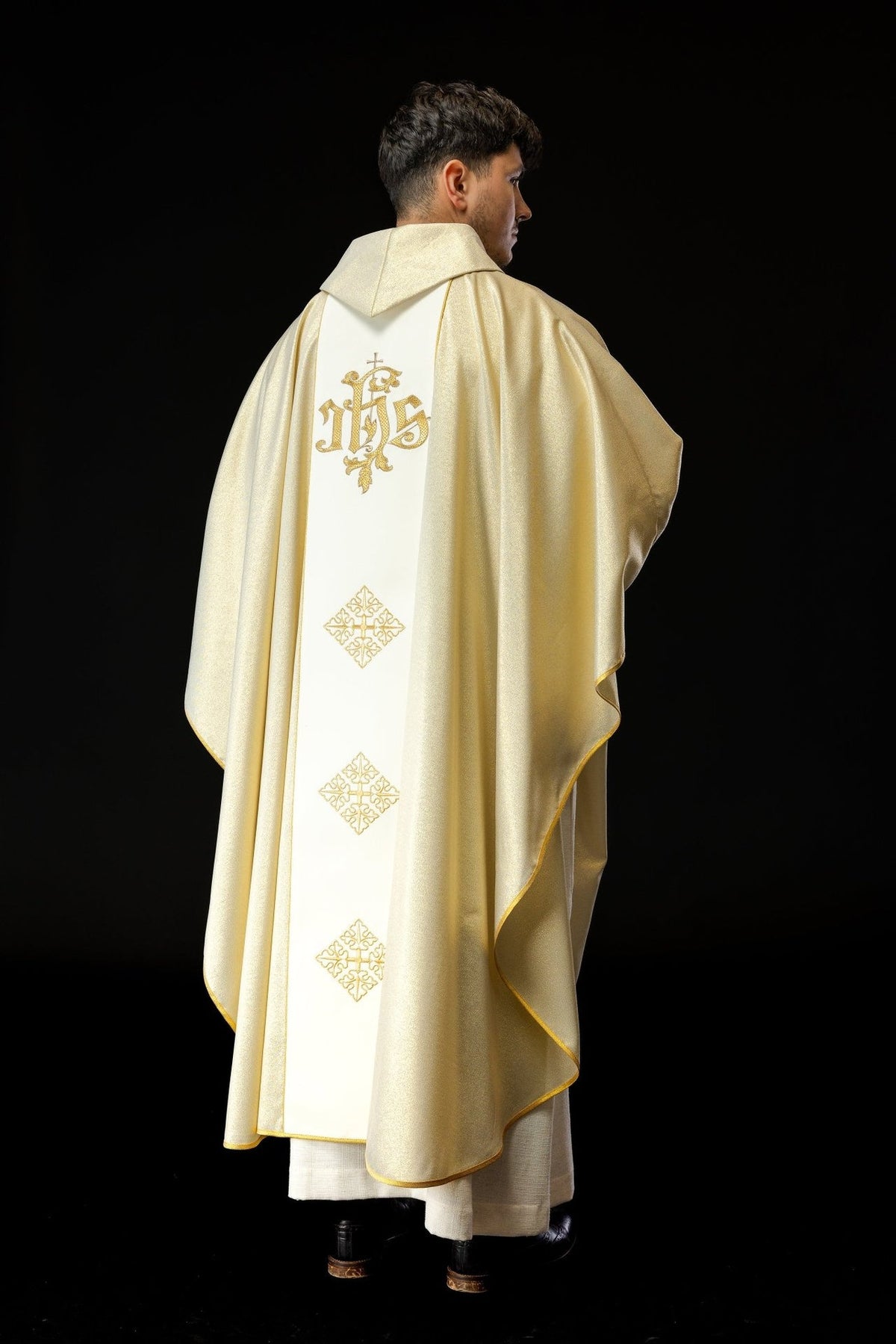 Gesticktes Messgewand von Jesus dem Barmherzigen und IHS in Gold - MESSGEWANDER.DE