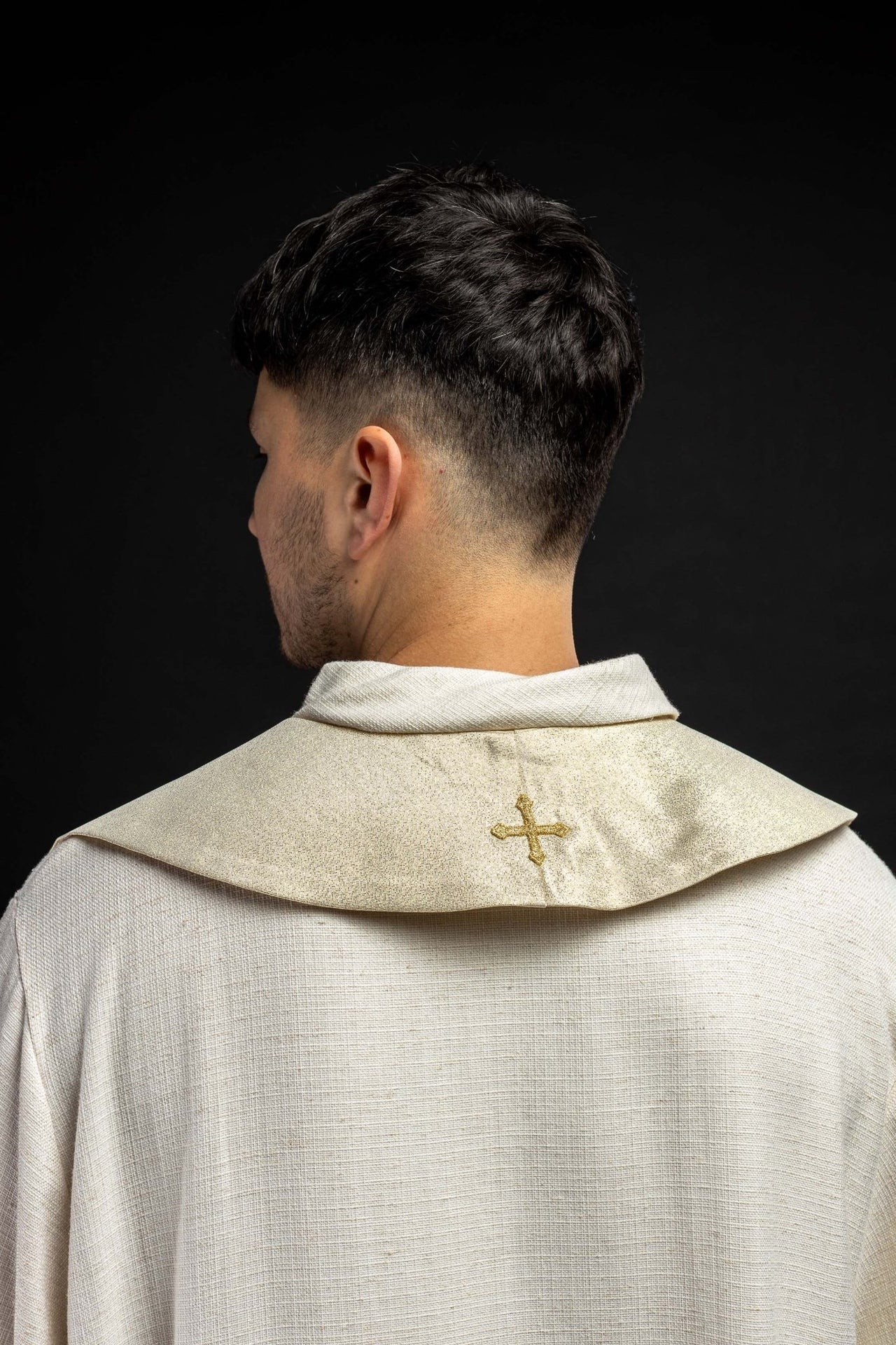 Goldene gestickte Priesterstola - MESSGEWANDER.DE