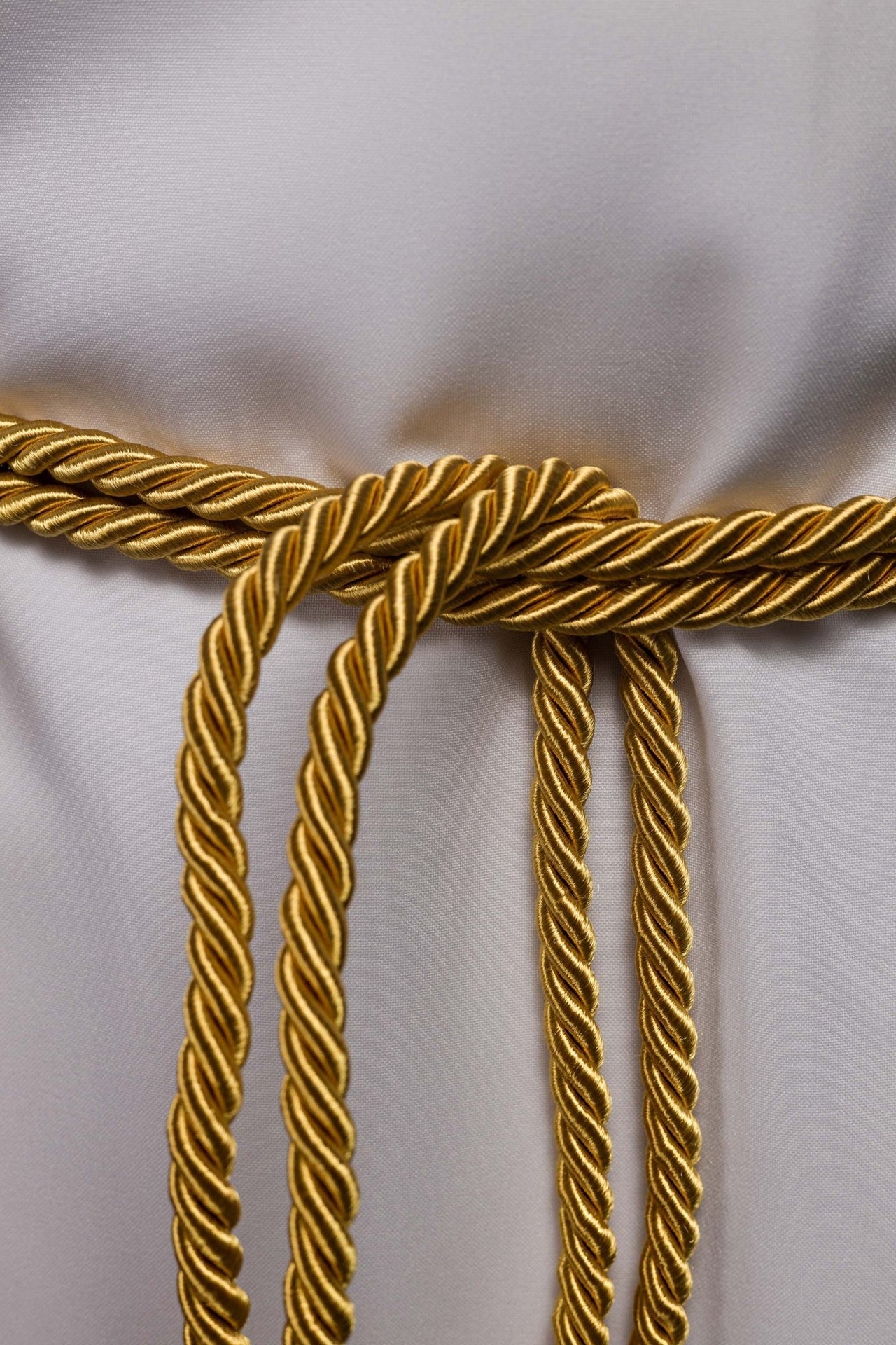 Goldenes liturgisches Zingulum - MESSGEWANDER.DE